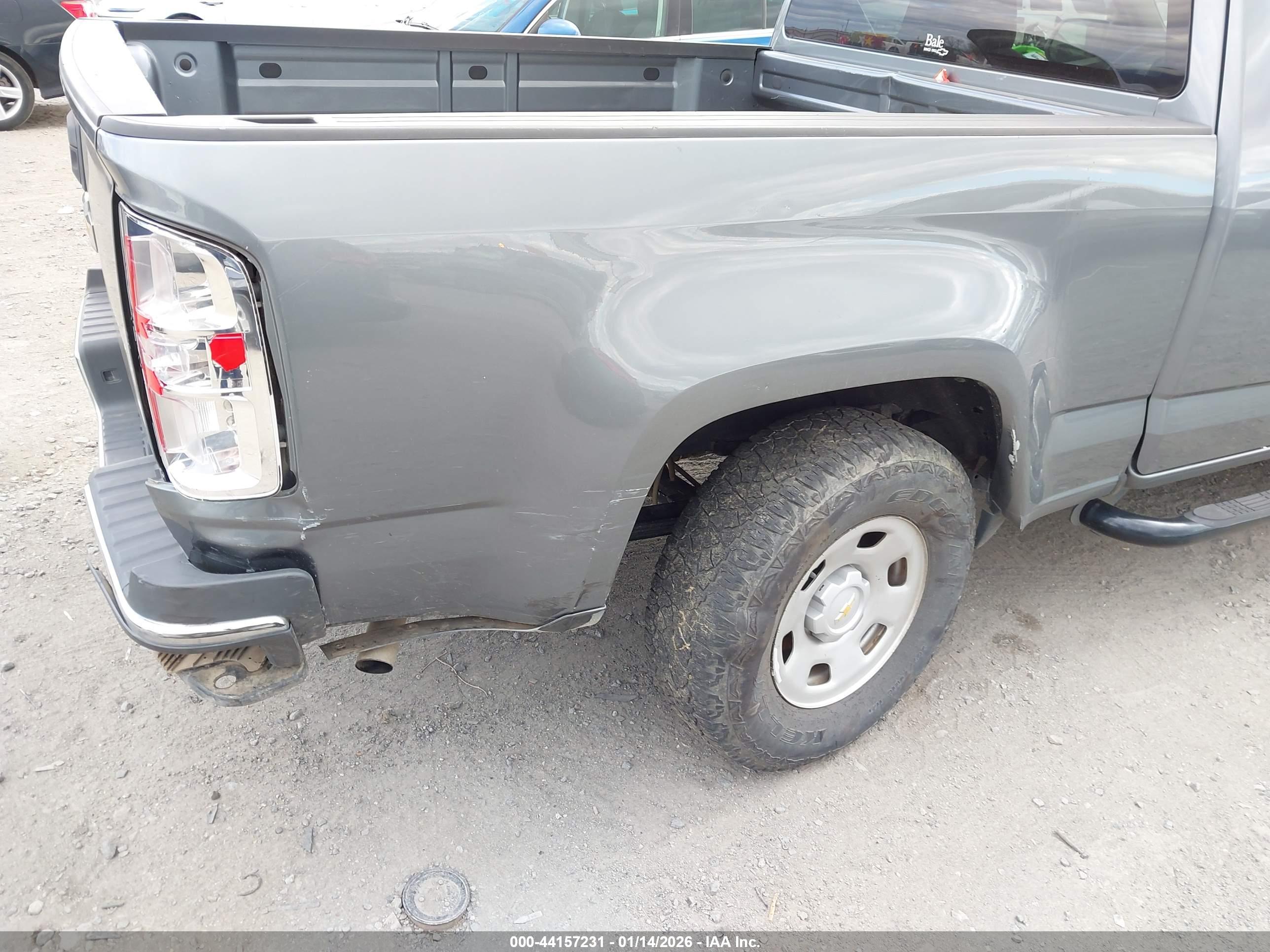 CHEVROLET COLORADO image 6