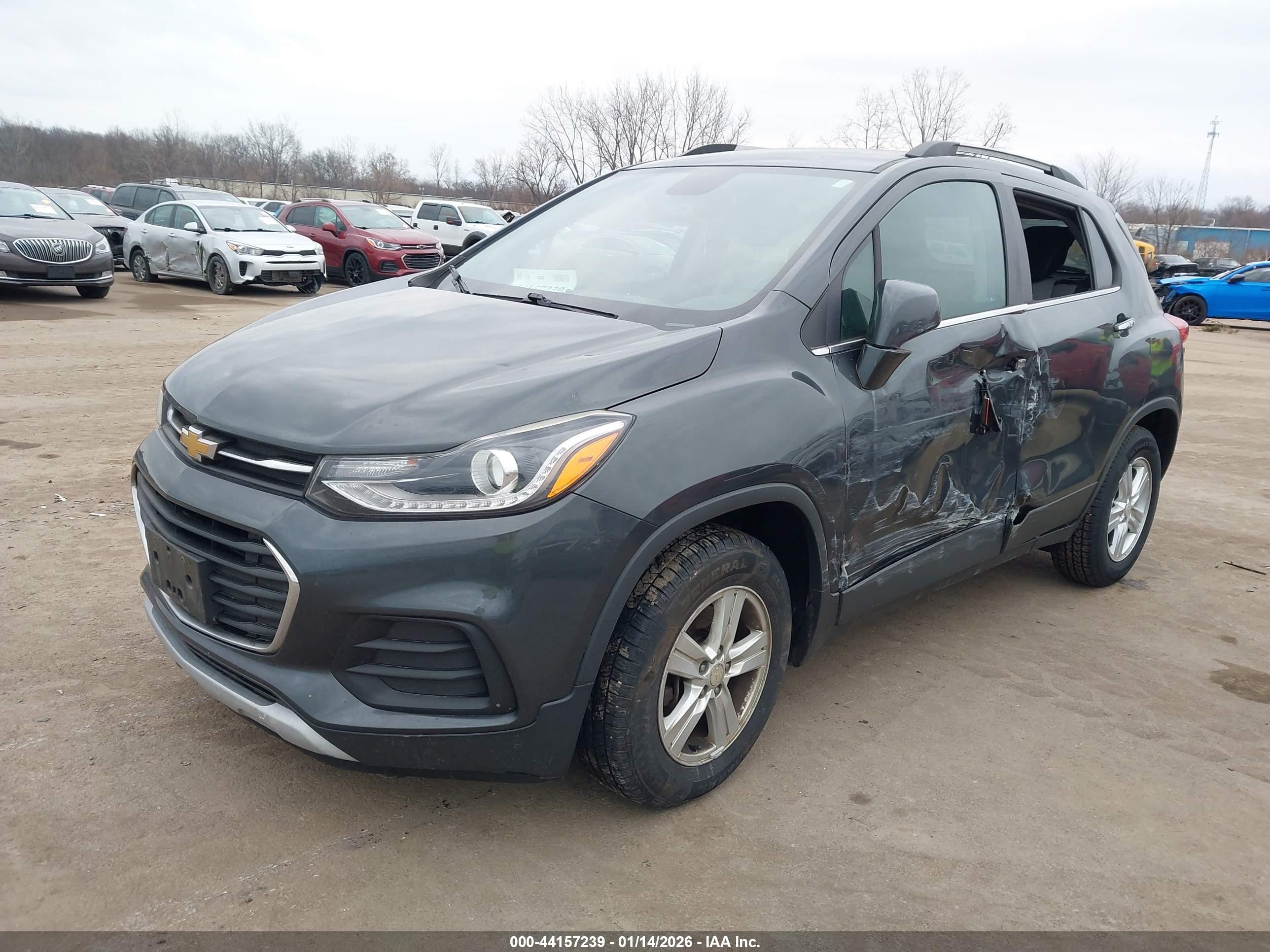 CHEVROLET TRAX image 2