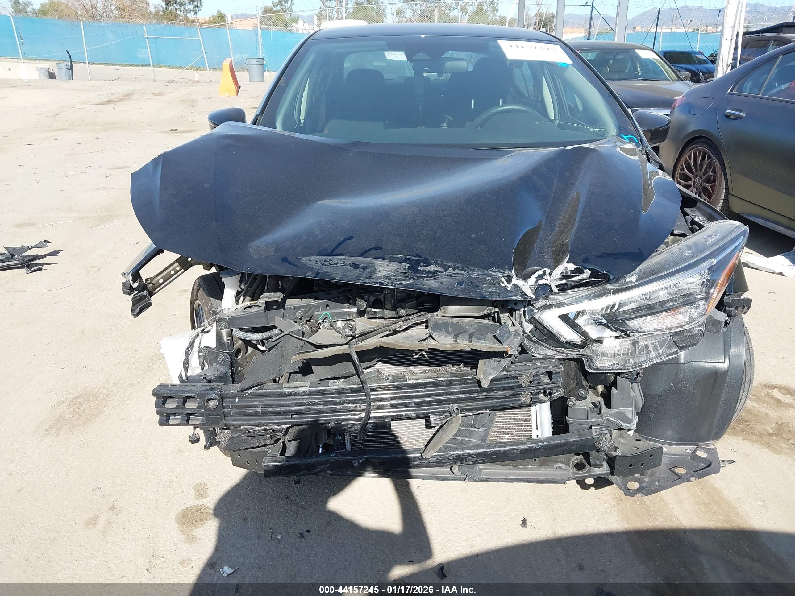 NISSAN VERSA image 6