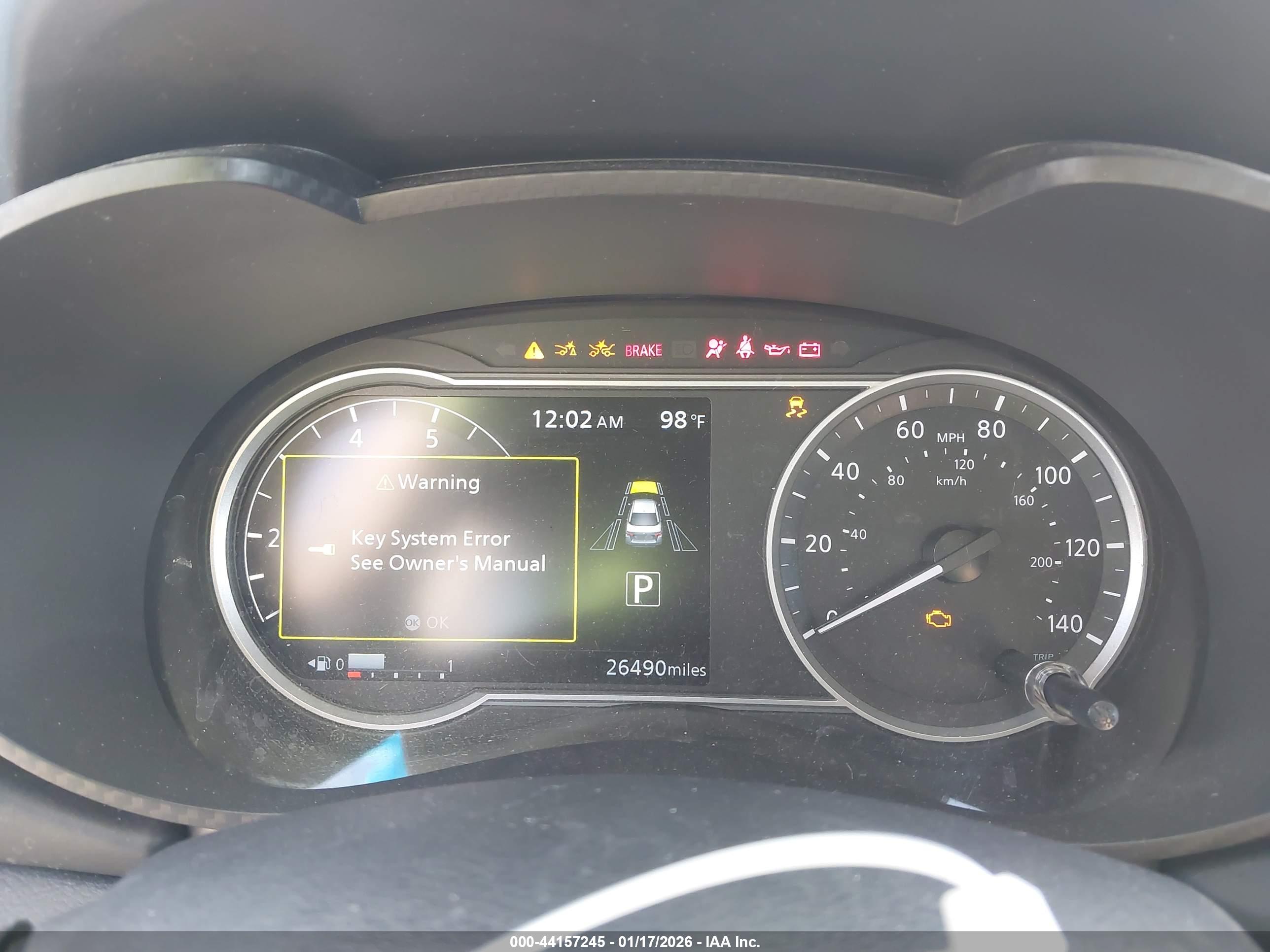 NISSAN VERSA image 7