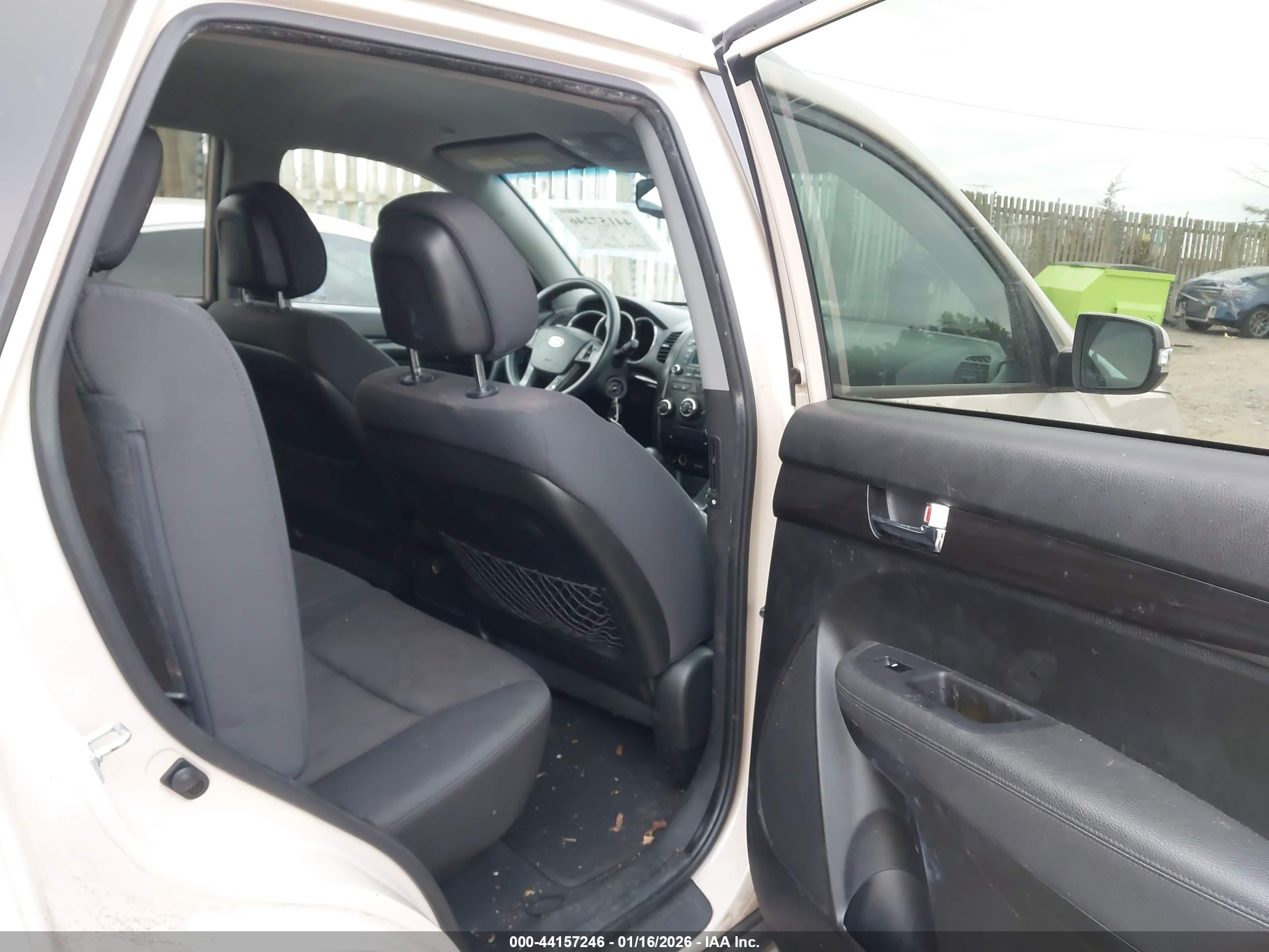 KIA SORENTO image 8