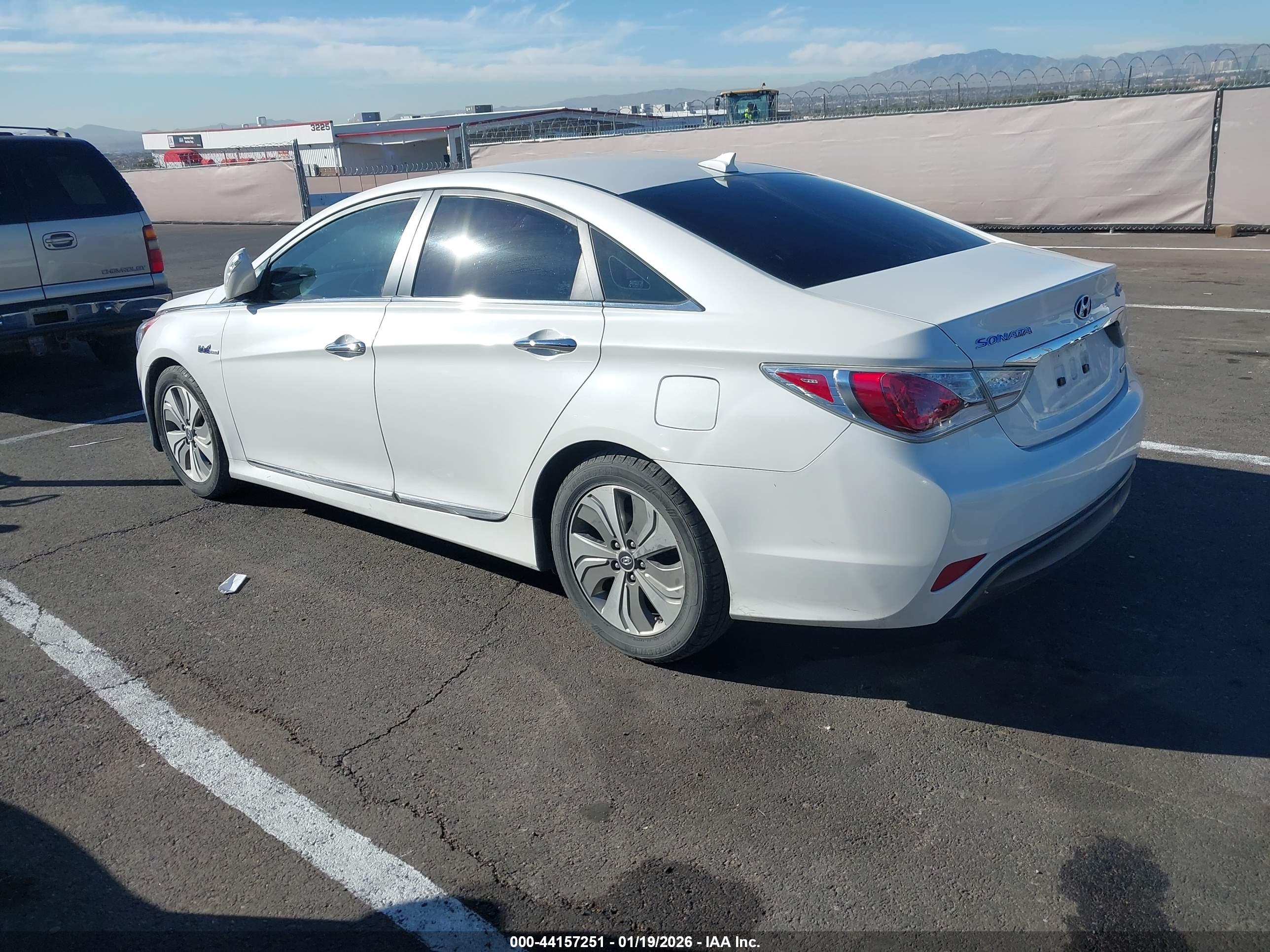 HYUNDAI SONATA image 3
