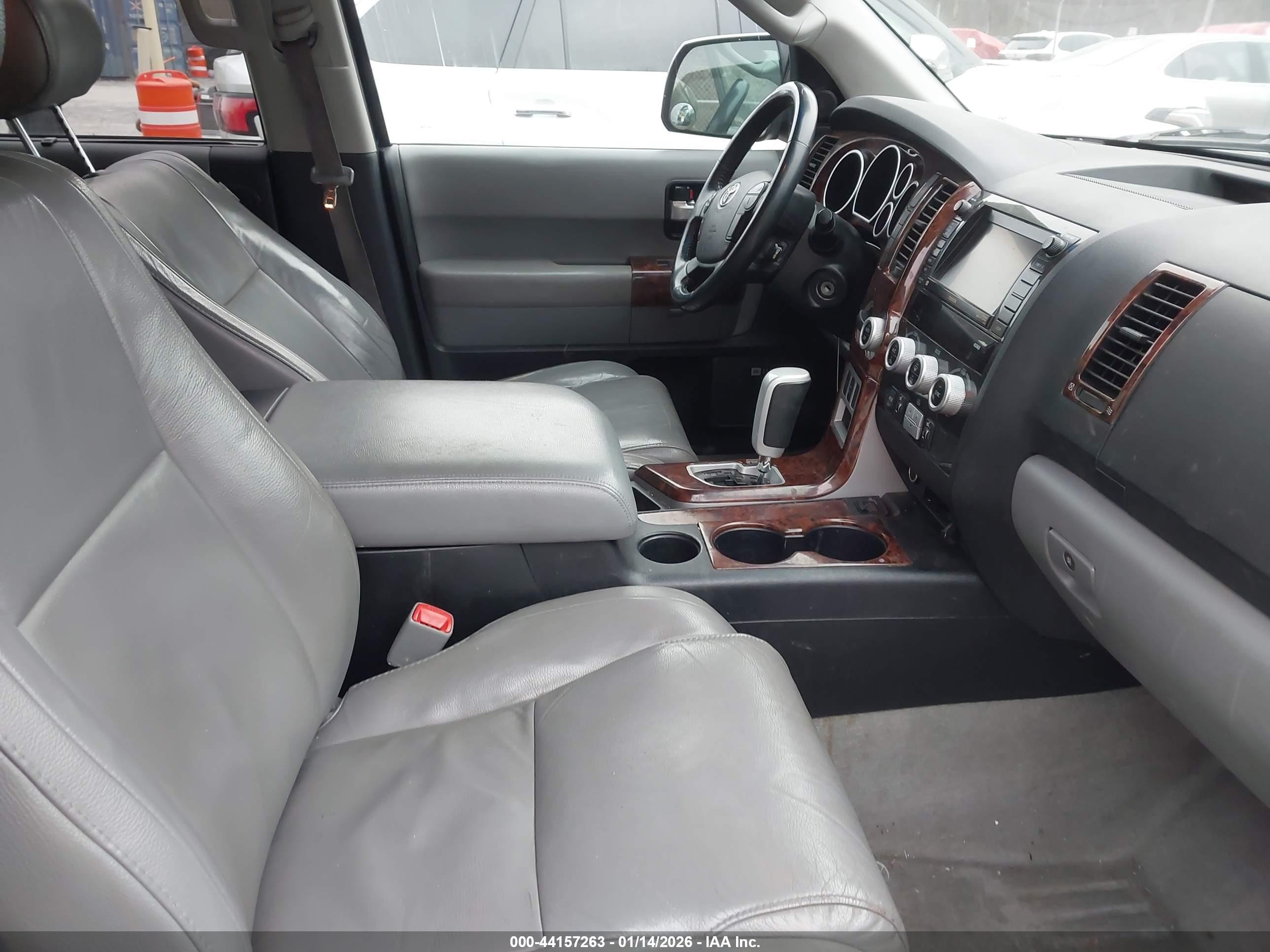 TOYOTA SEQUOIA image 5