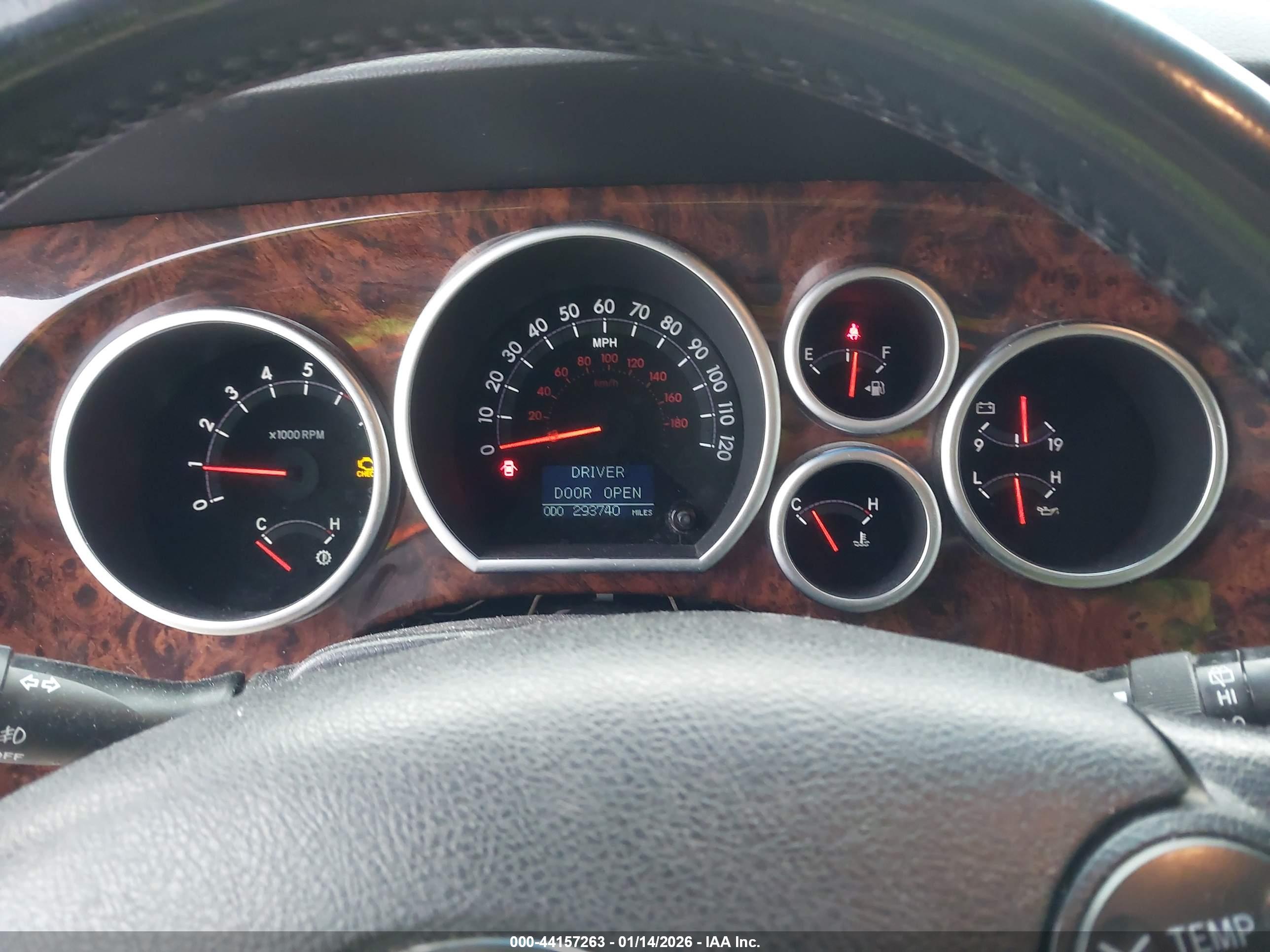 TOYOTA SEQUOIA image 7