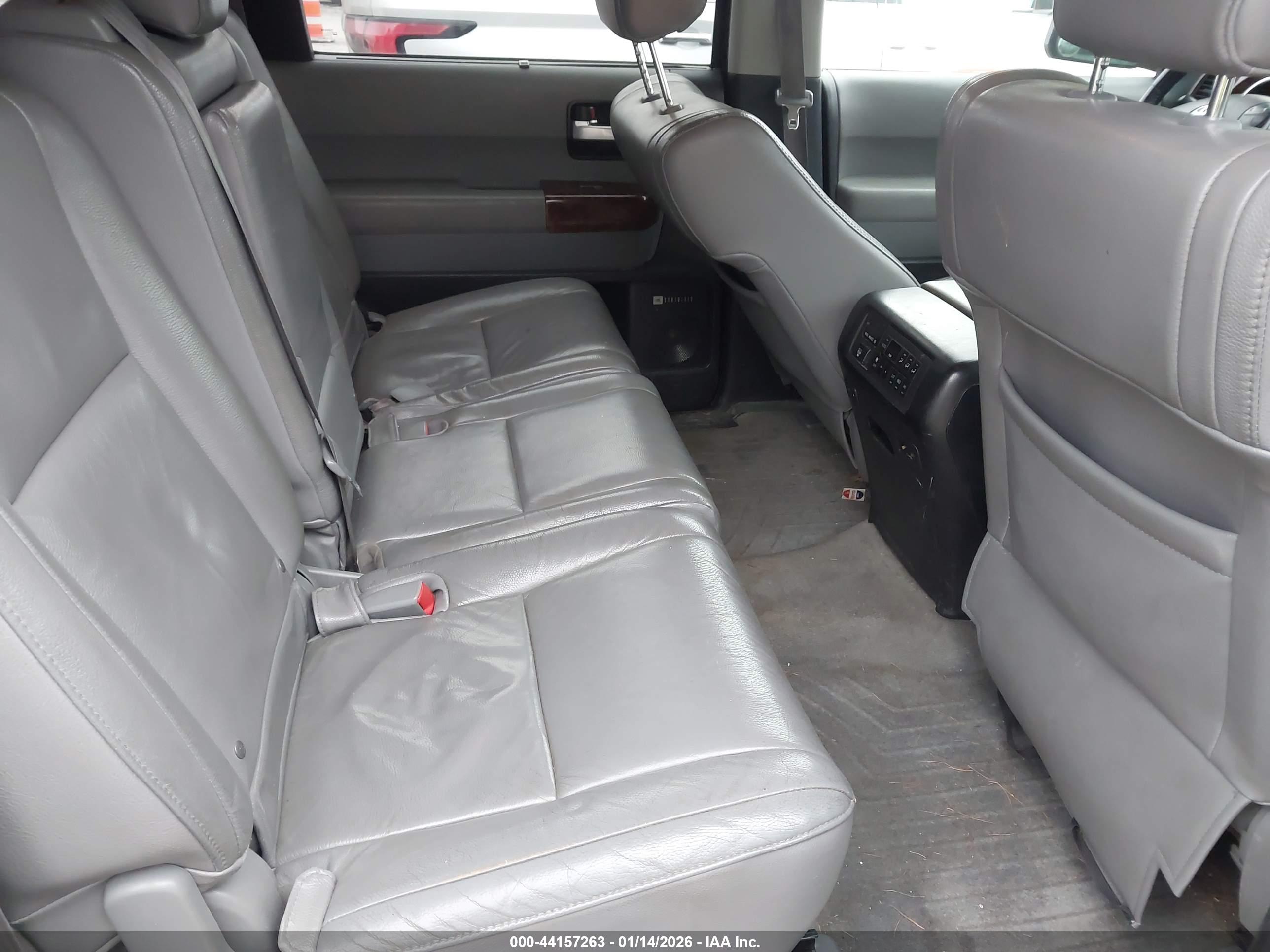 TOYOTA SEQUOIA image 8