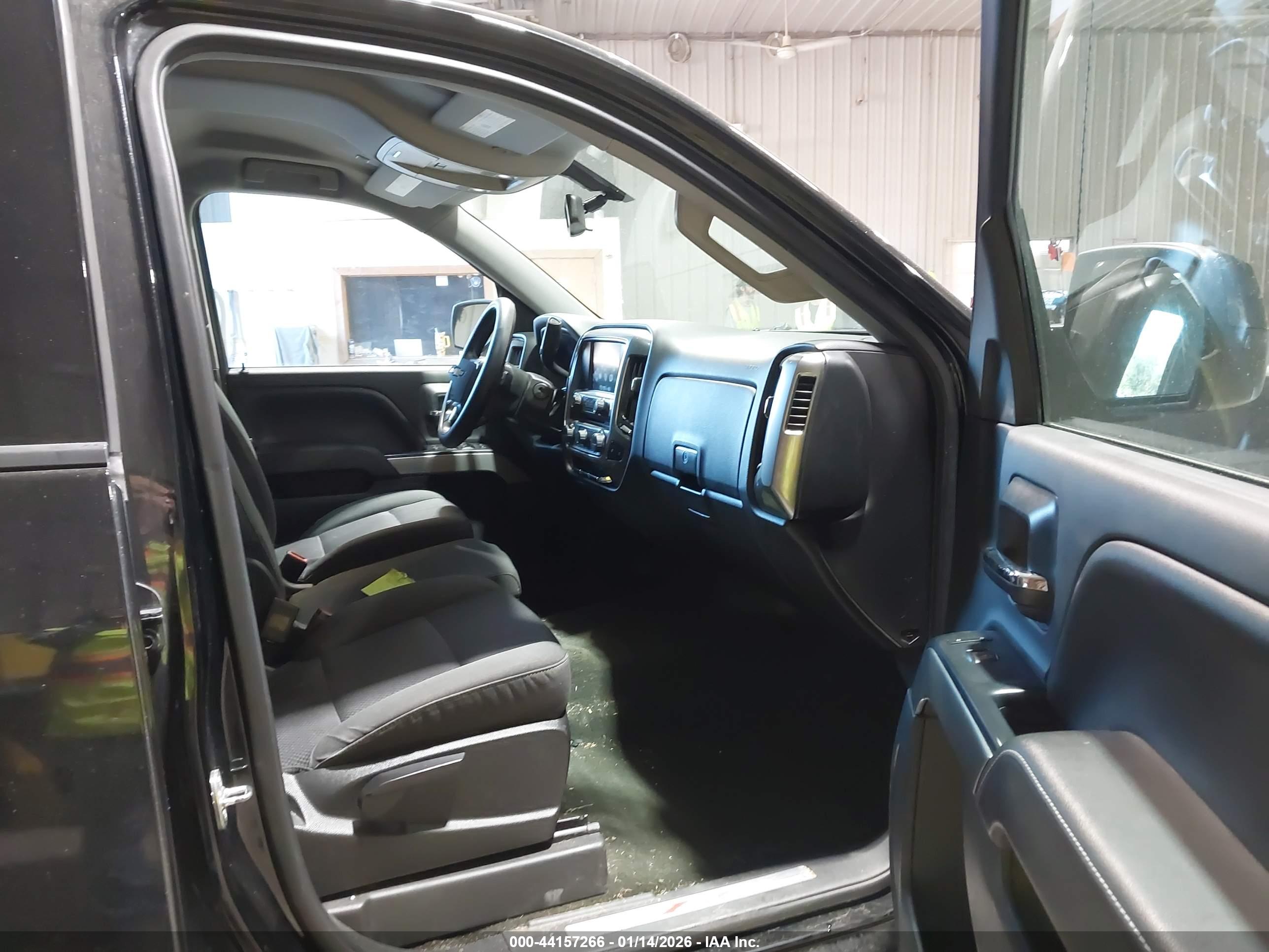 CHEVROLET SILVERADO image 5