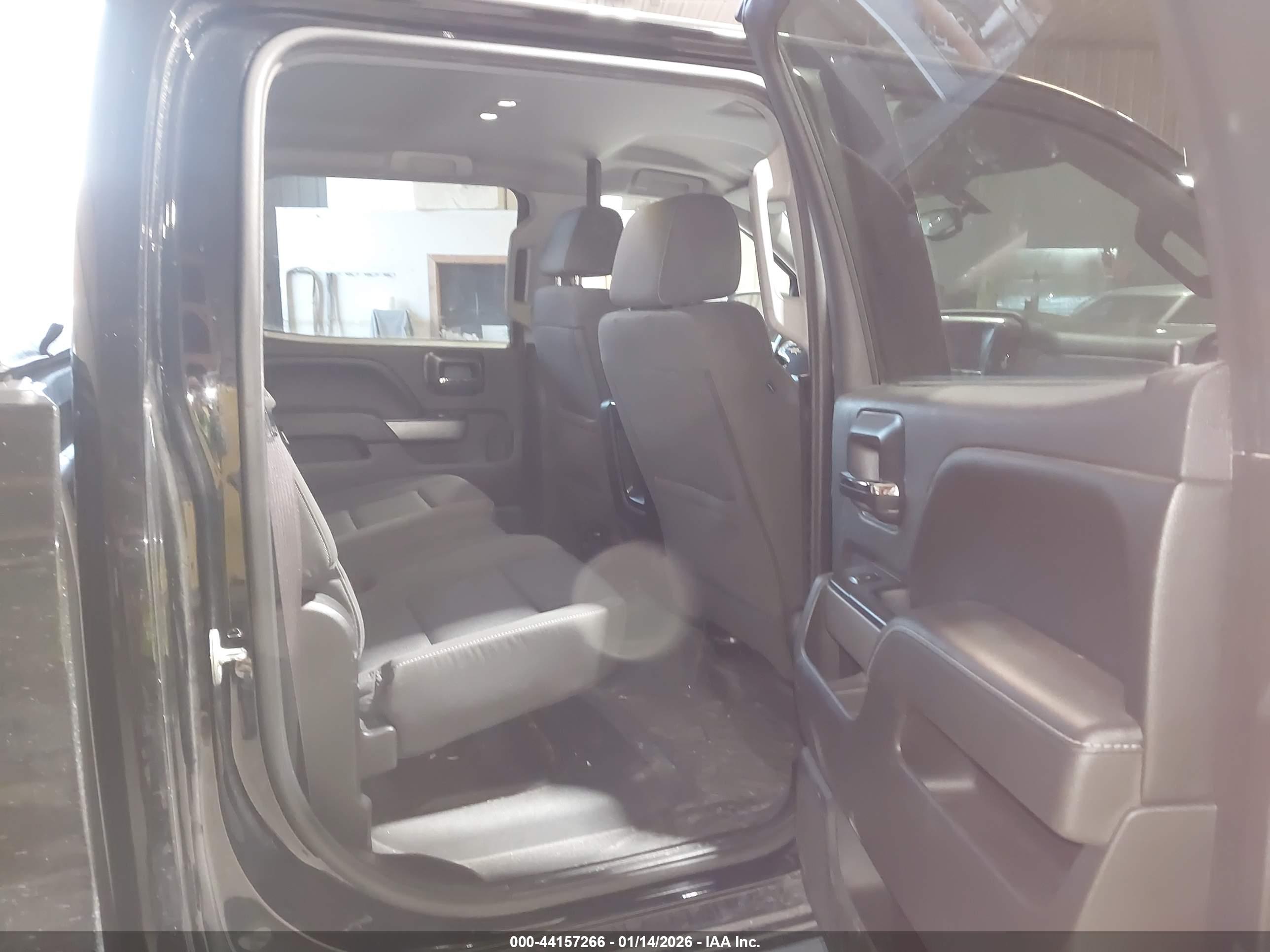 CHEVROLET SILVERADO image 8