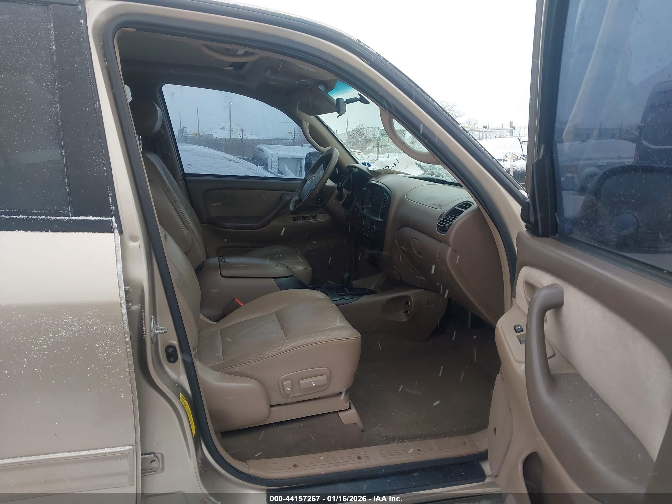TOYOTA SEQUOIA image 5