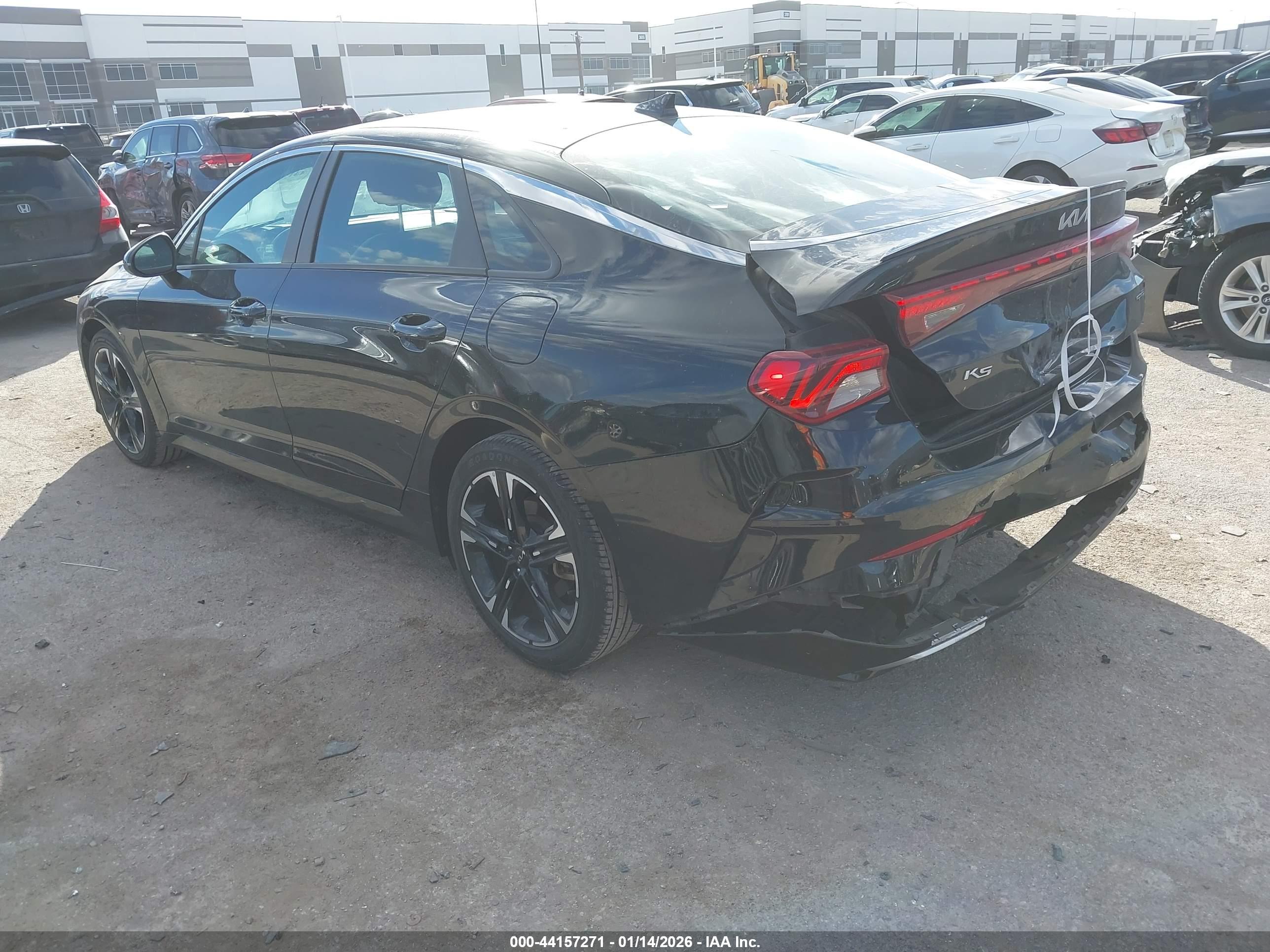 KIA K5 image 3