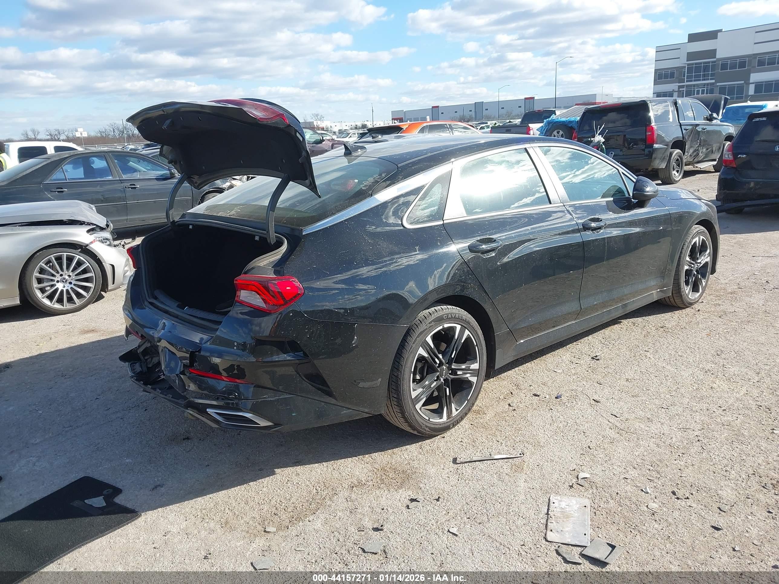 KIA K5 image 4
