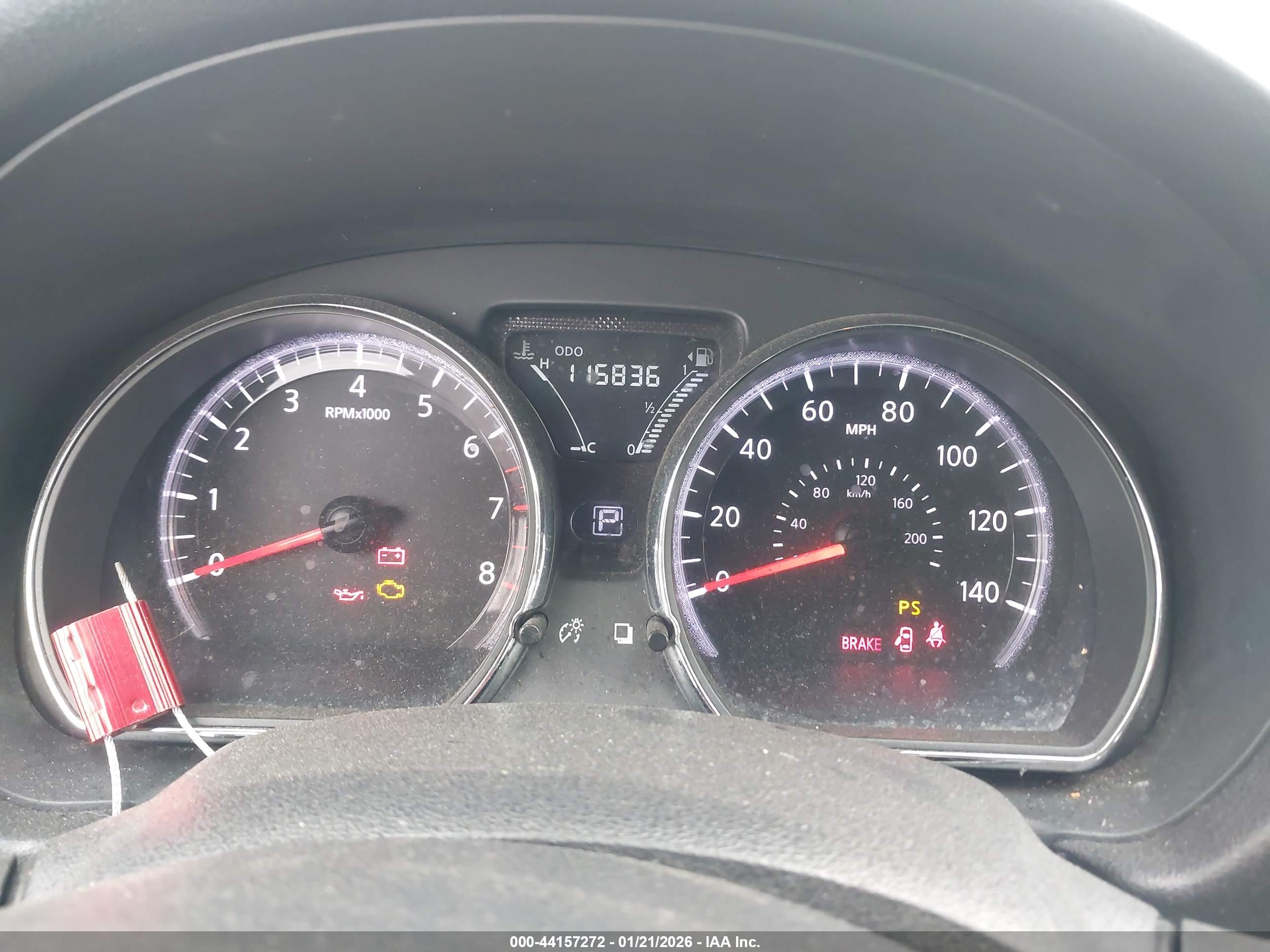 NISSAN VERSA image 7
