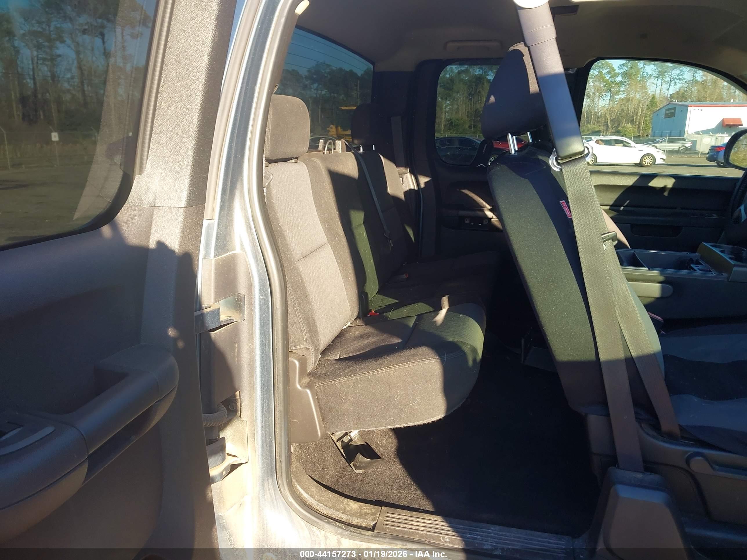 CHEVROLET SILVERADO image 8