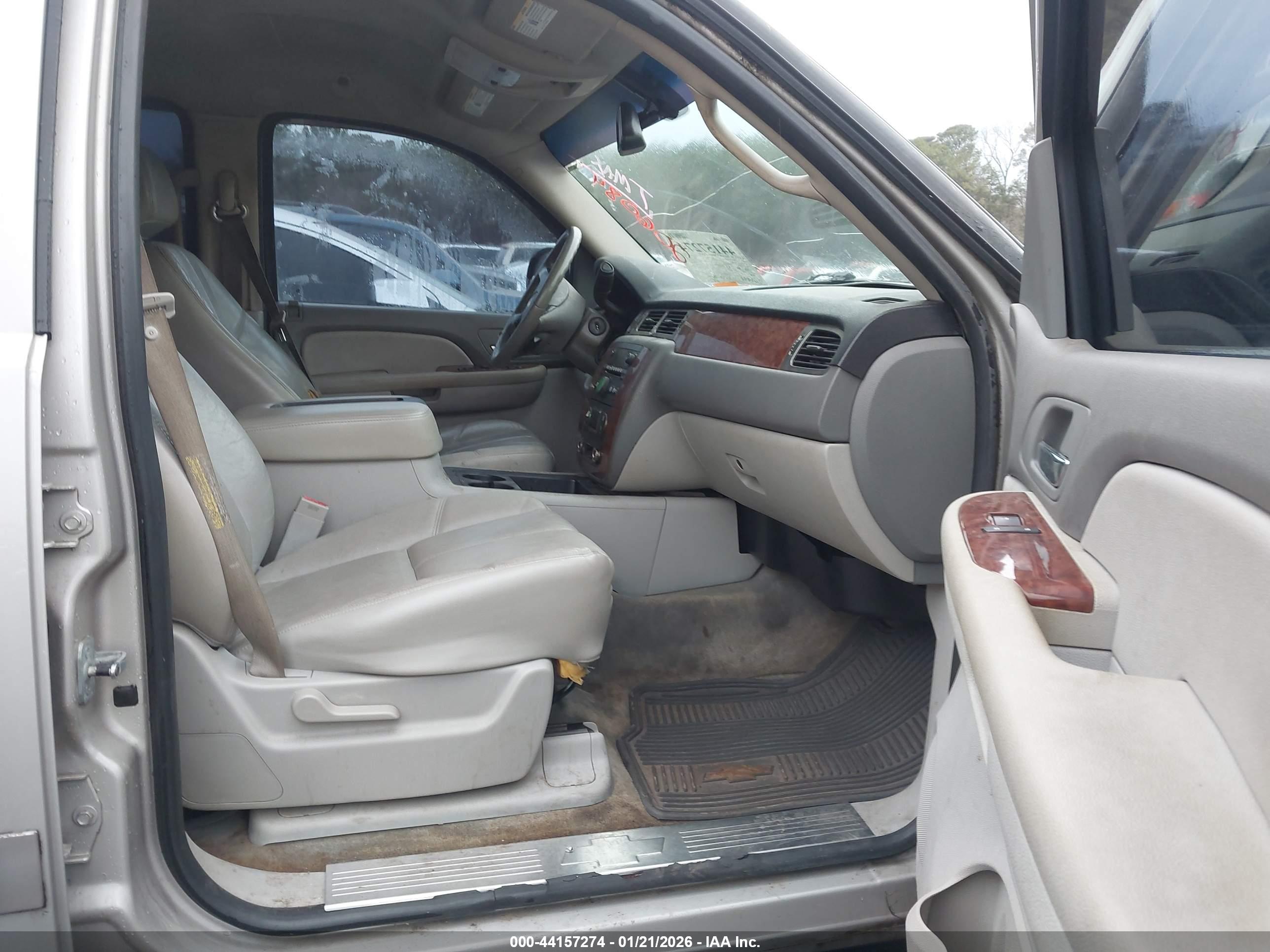 CHEVROLET TAHOE image 5