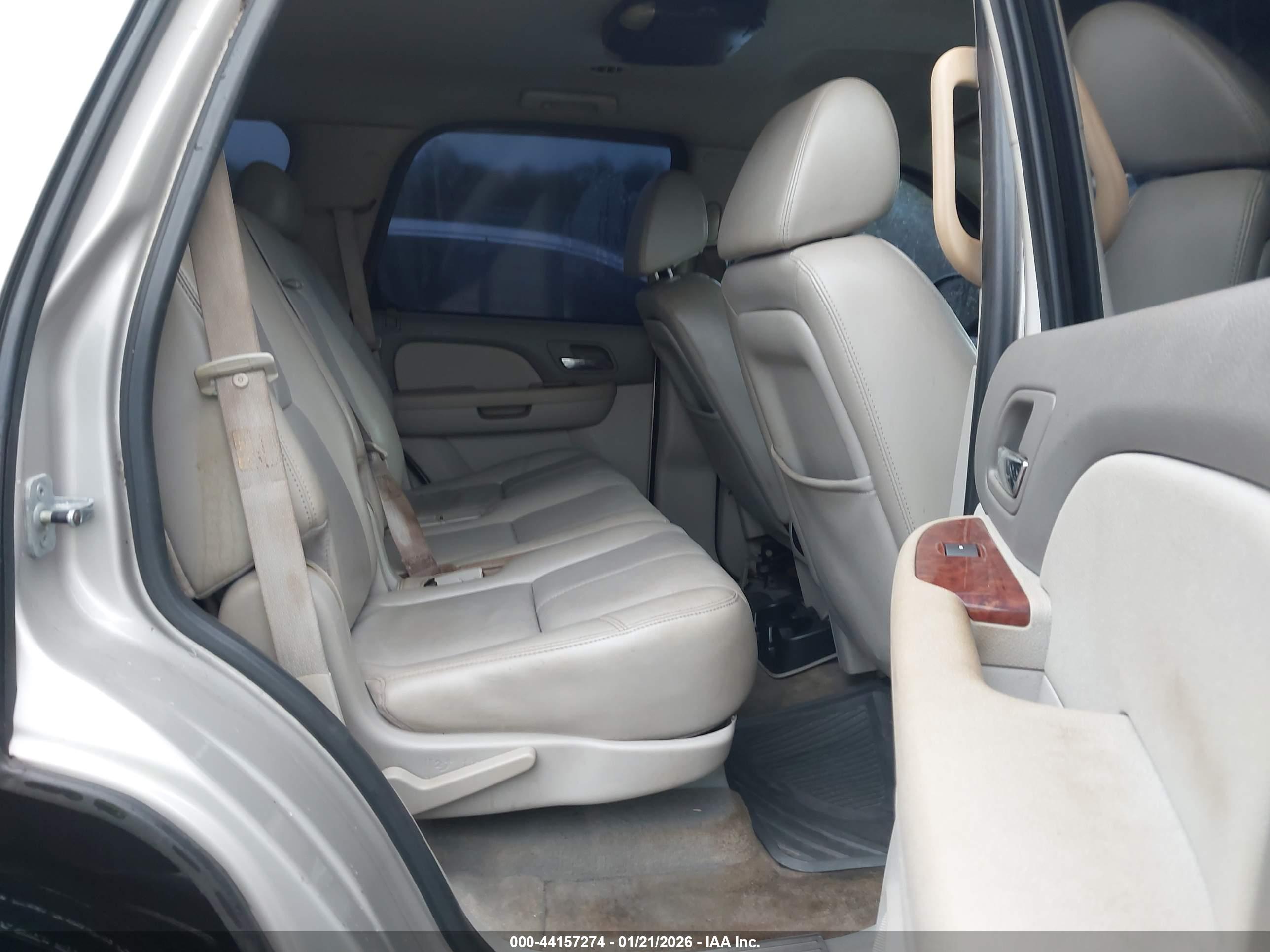 CHEVROLET TAHOE image 8