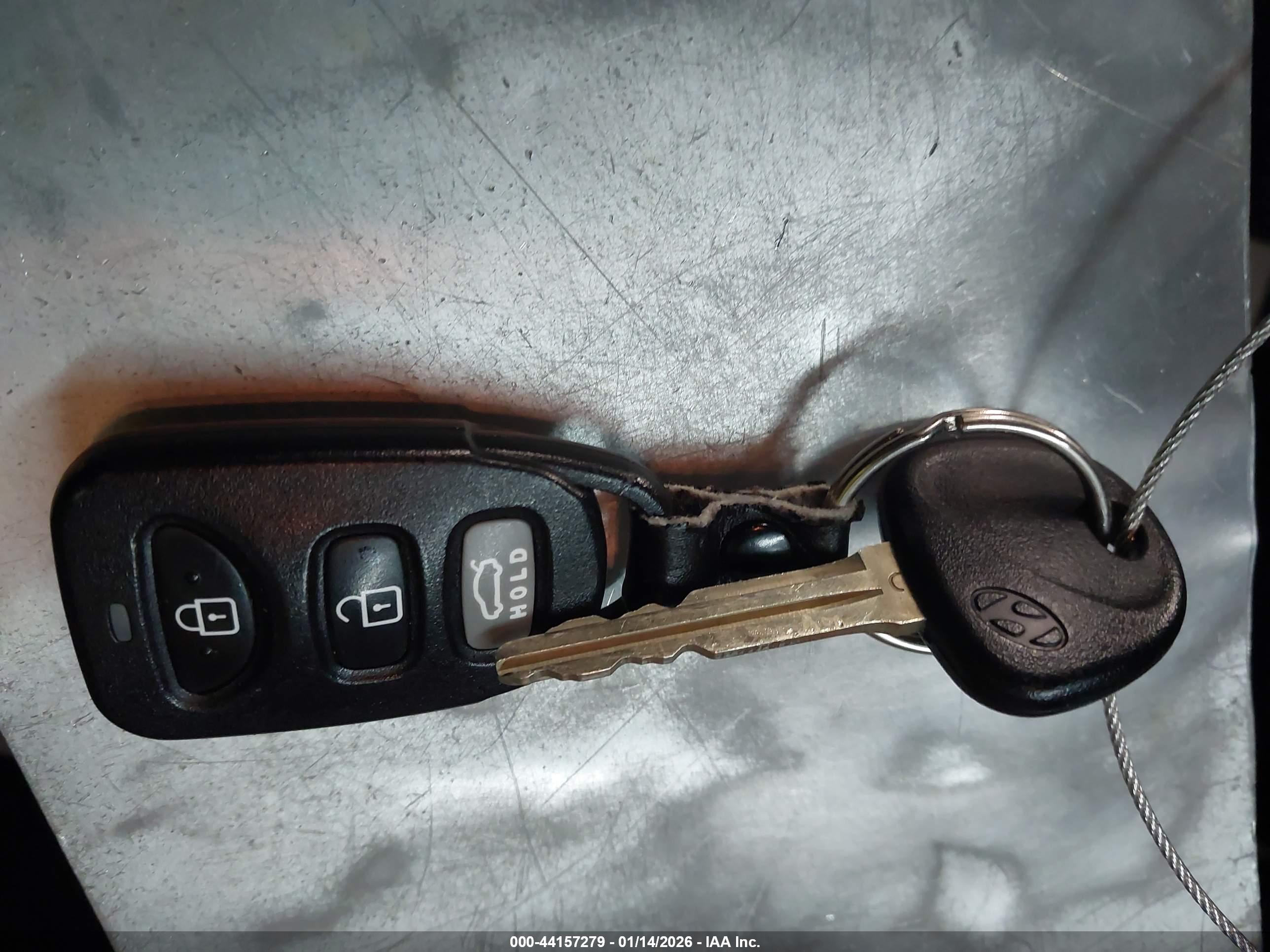 HYUNDAI ELANTRA image 11
