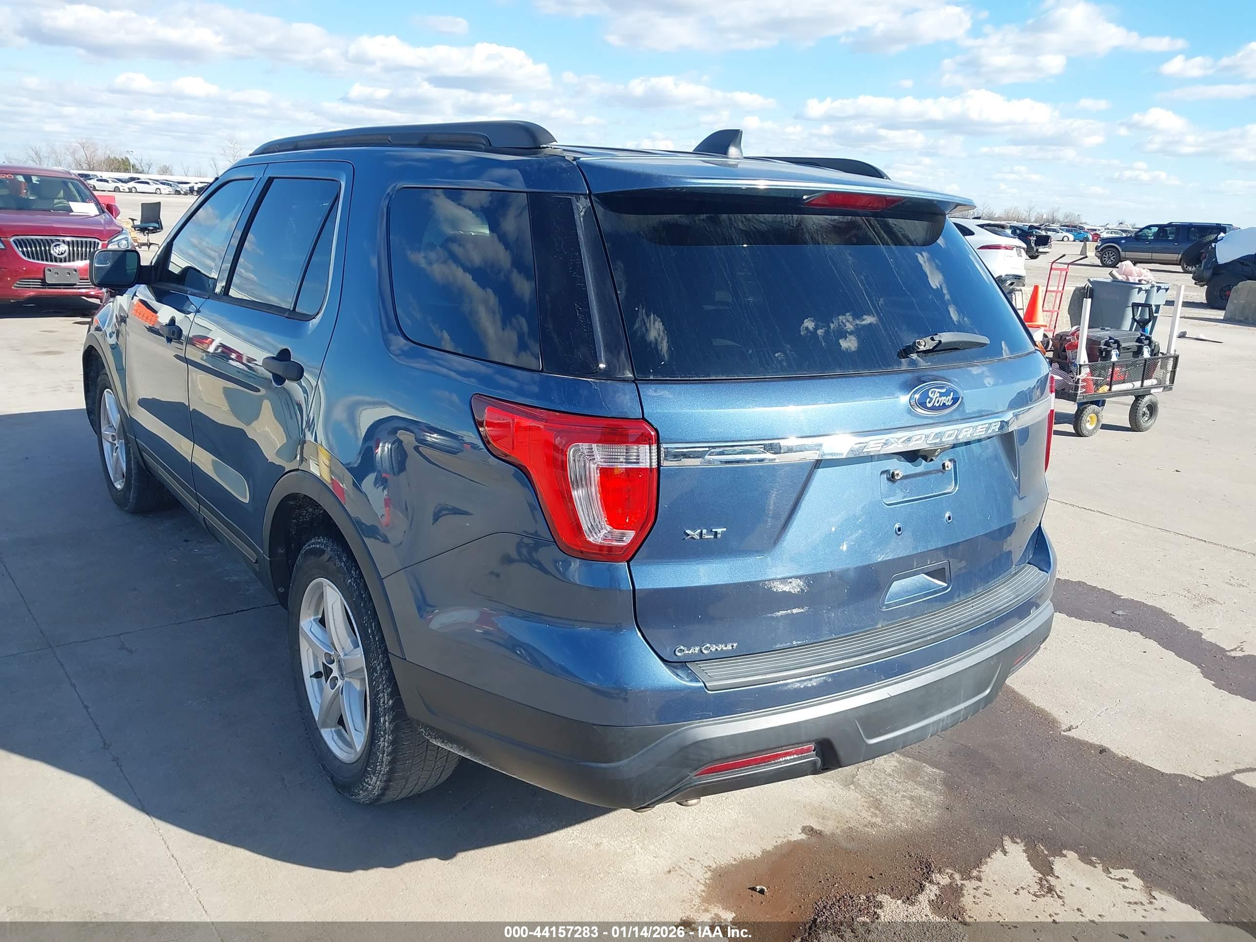 FORD EXPLORER image 3