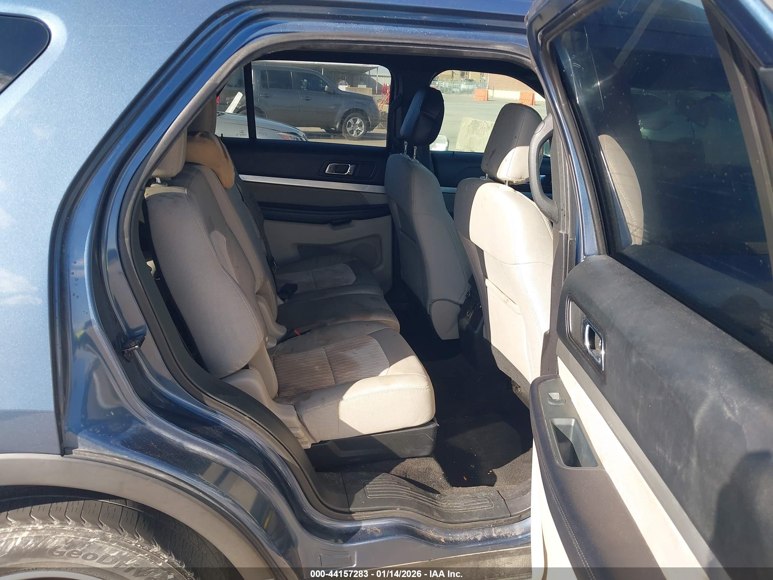 FORD EXPLORER image 8