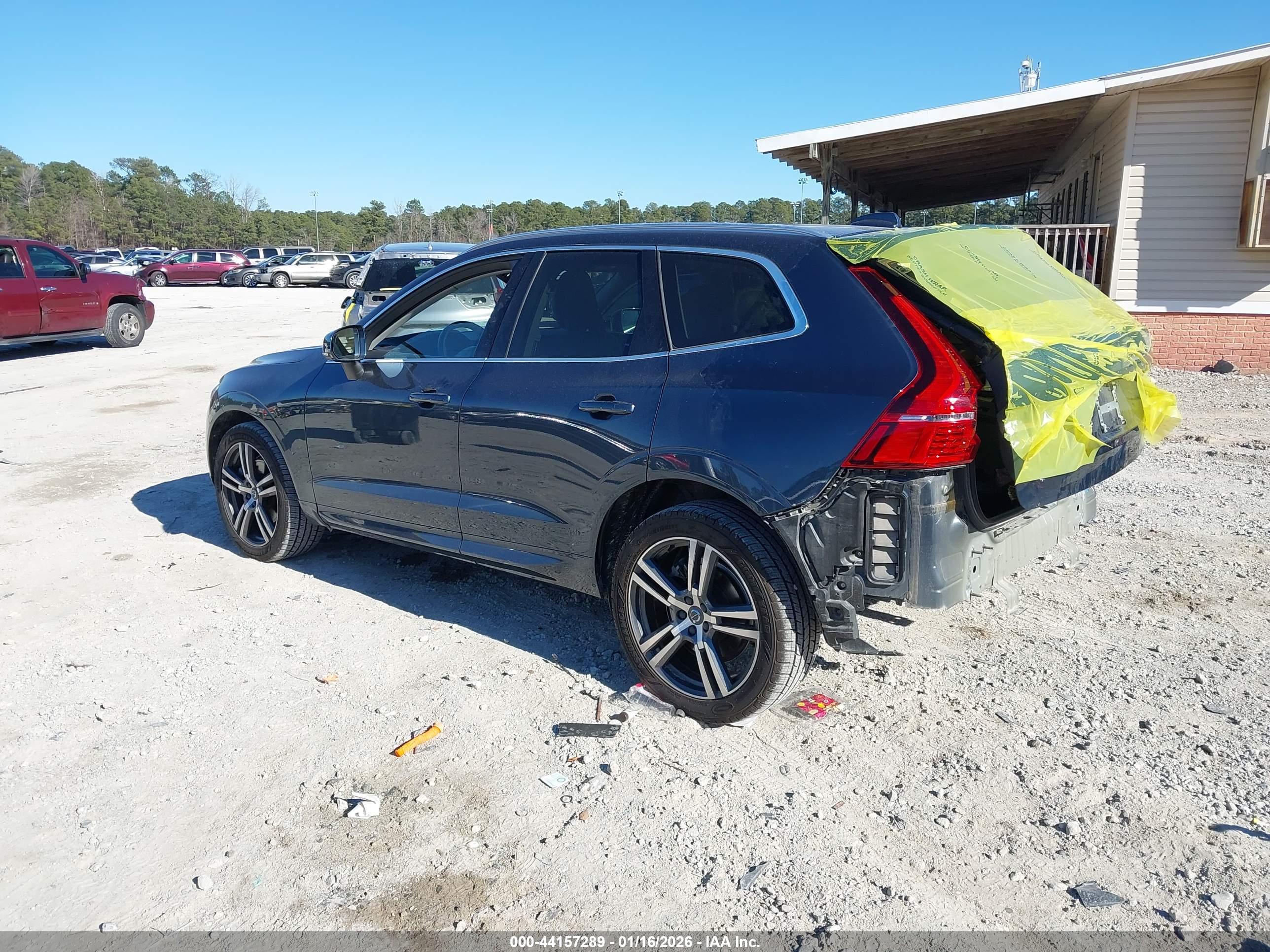VOLVO XC60 image 3
