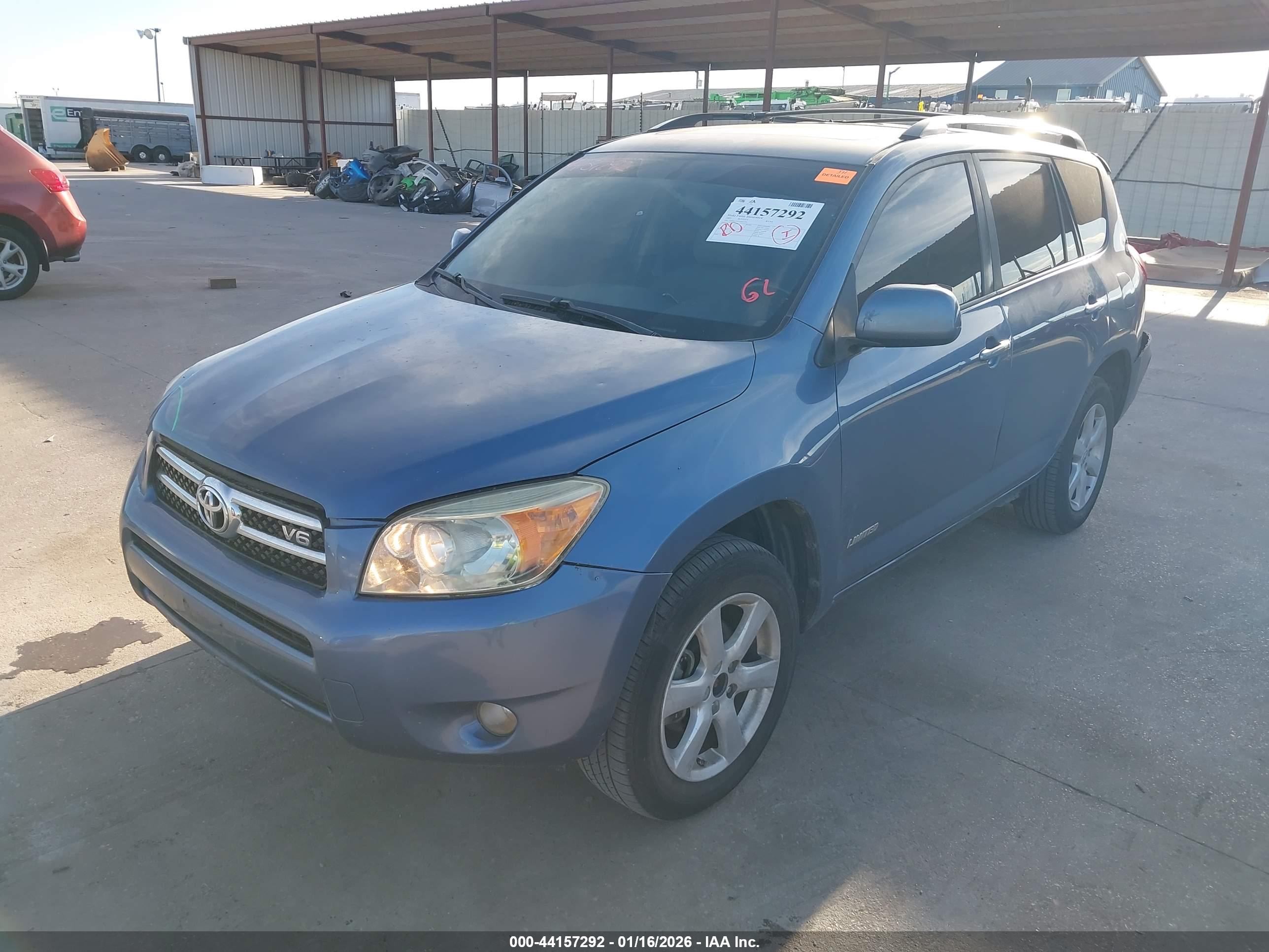 TOYOTA RAV4 image 2