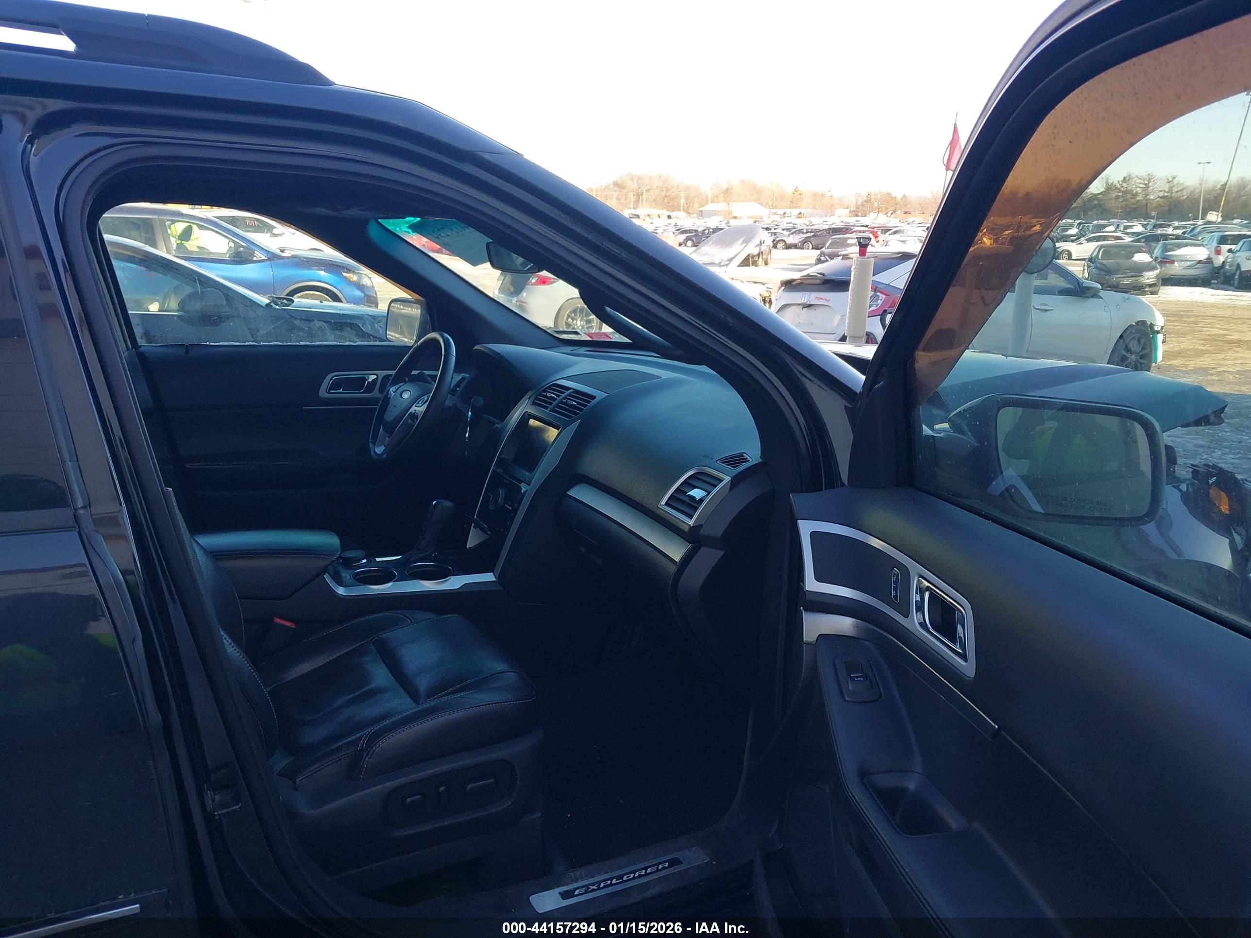 FORD EXPLORER image 5