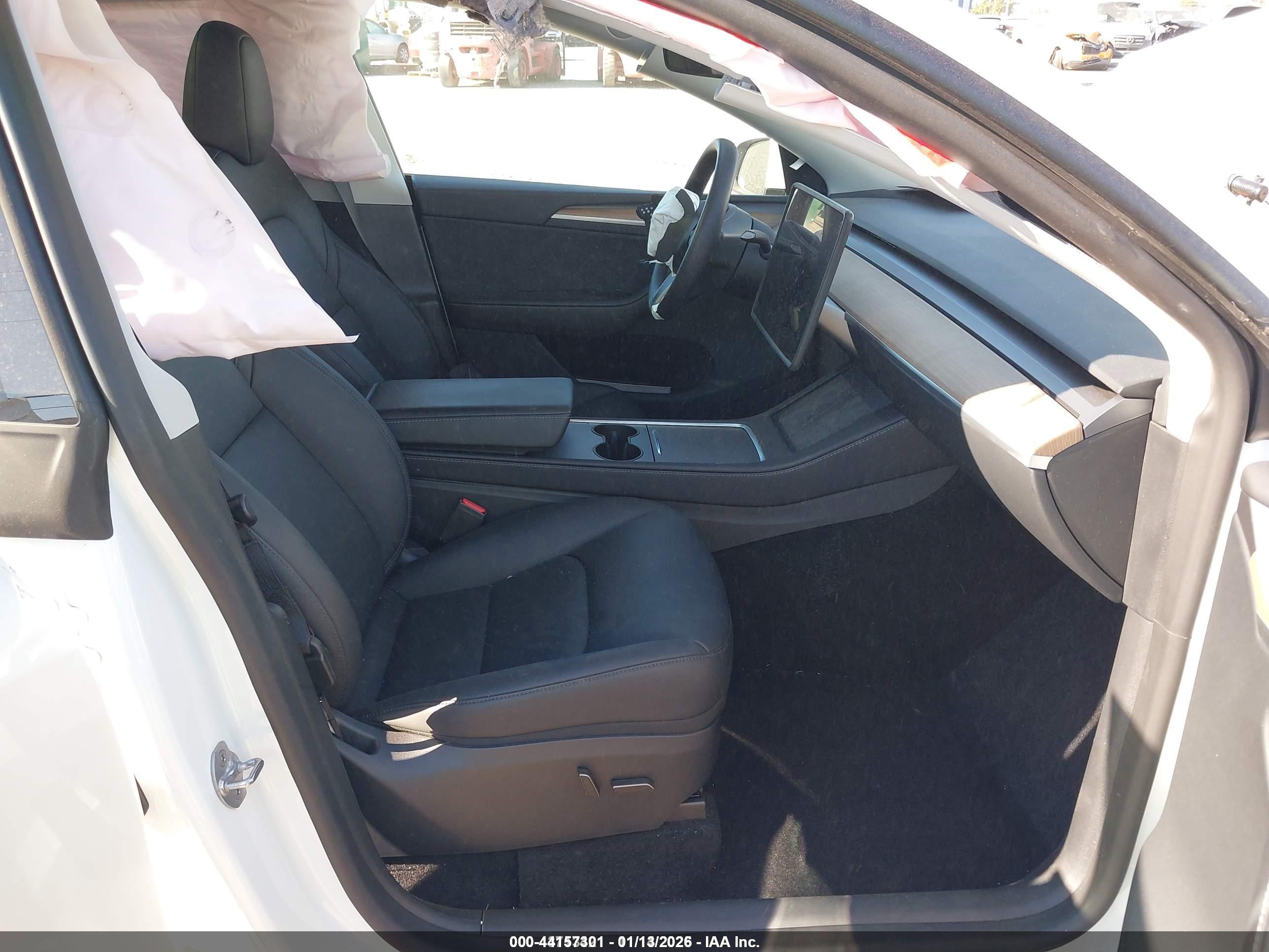 TESLA MODEL image 5