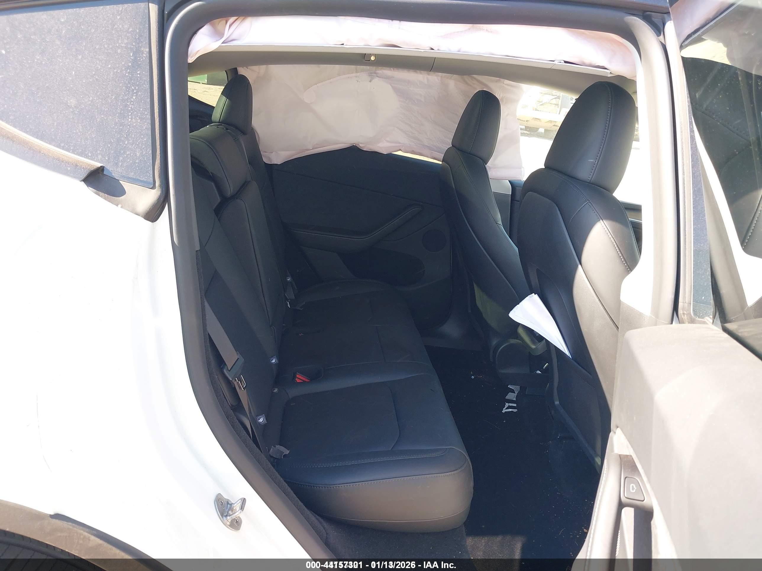 TESLA MODEL image 8
