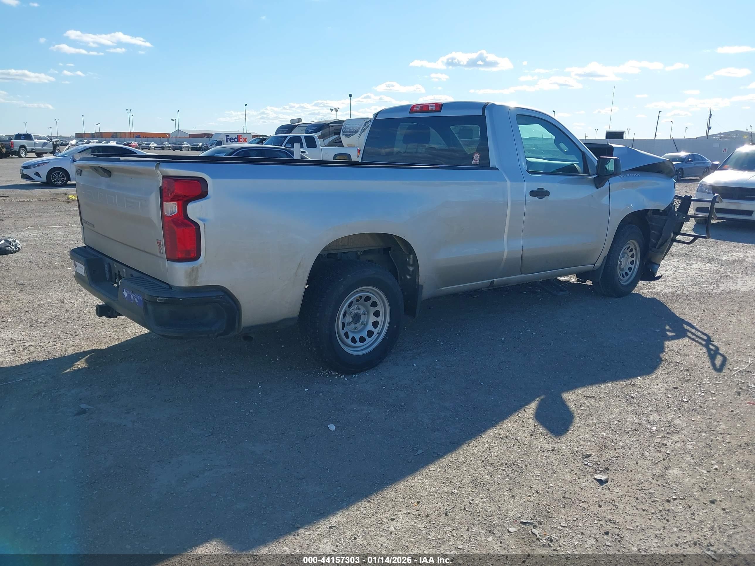 CHEVROLET SILVERADO image 4