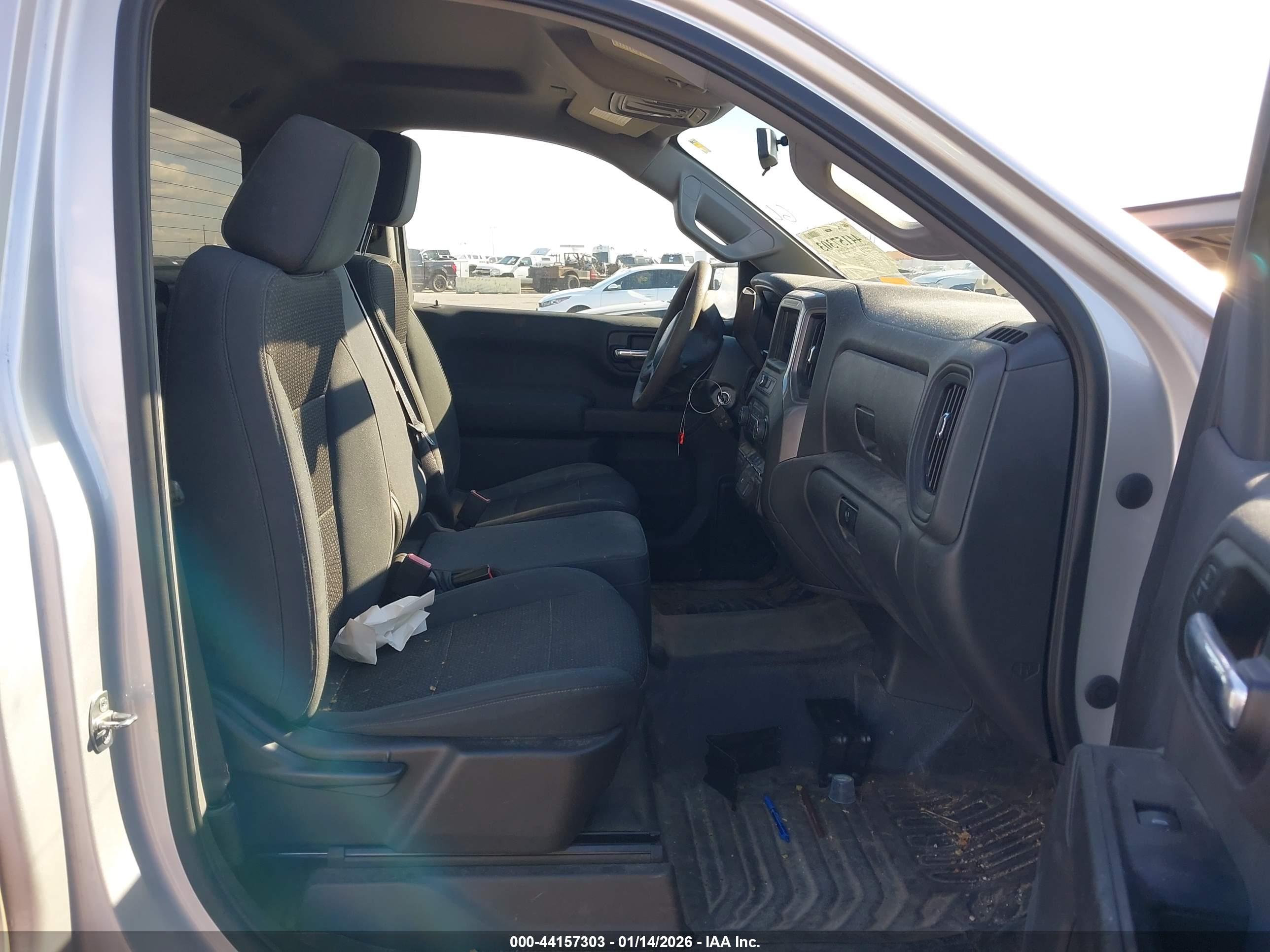CHEVROLET SILVERADO image 5