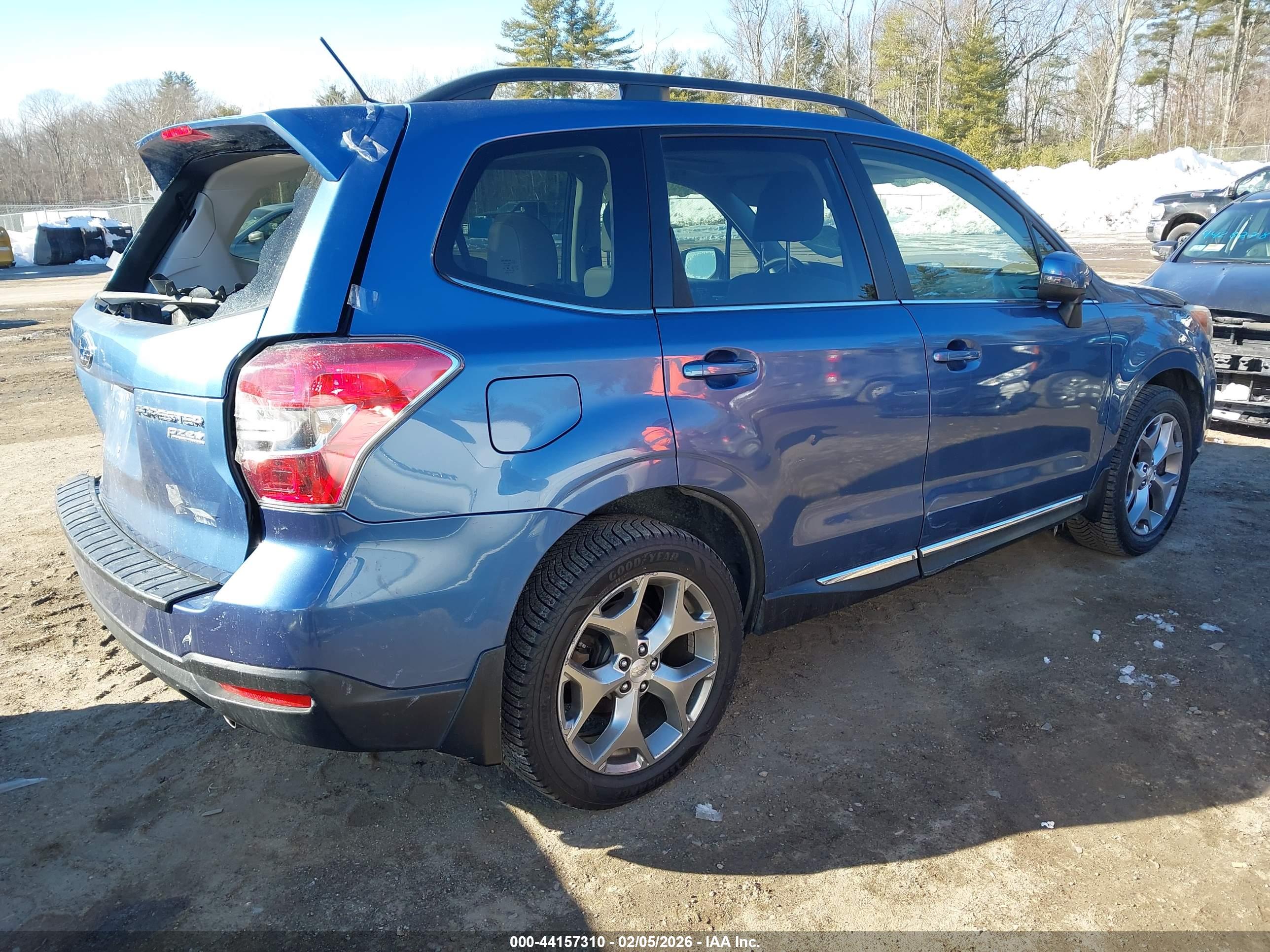 SUBARU FORESTER image 4