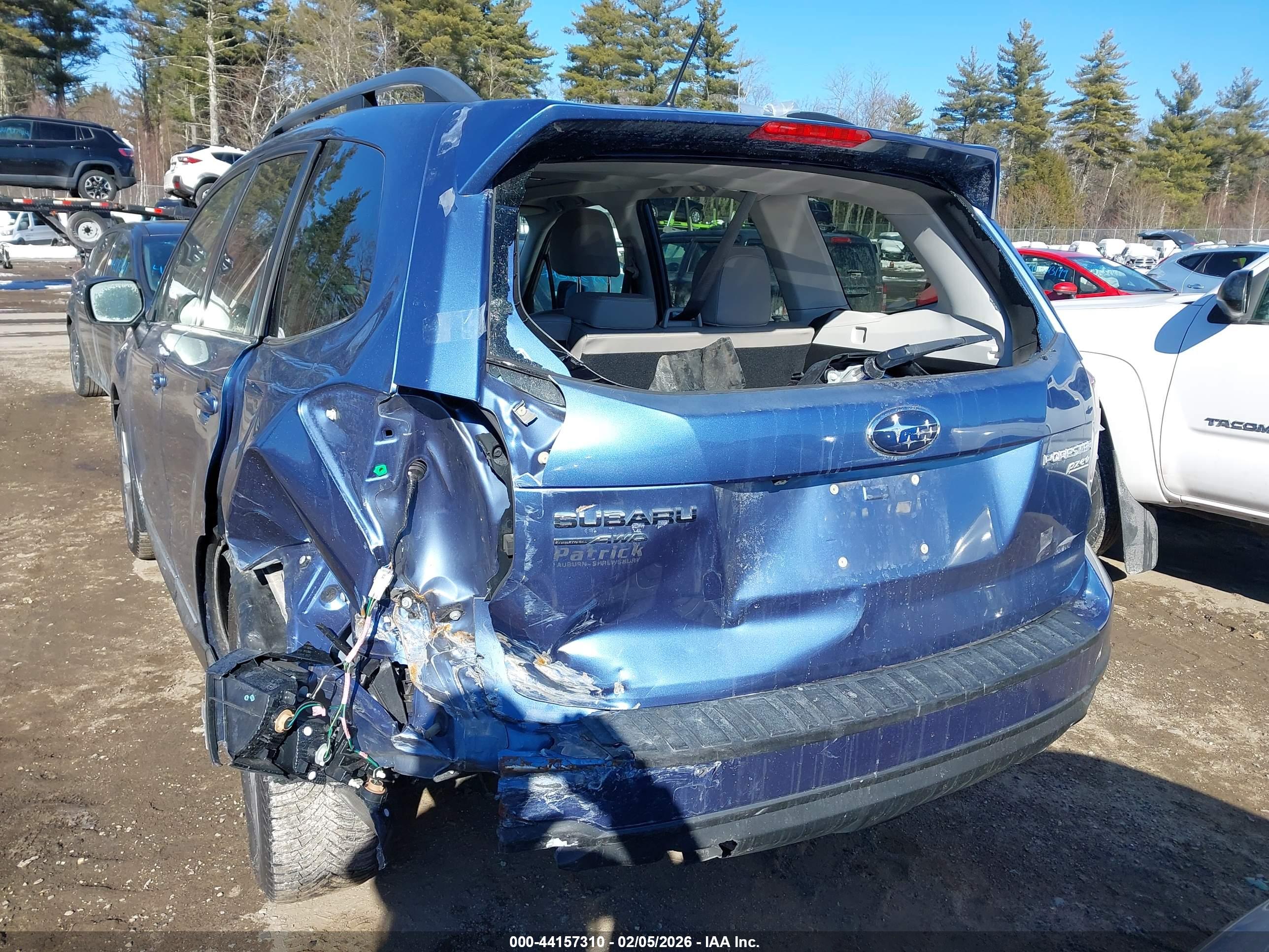 SUBARU FORESTER image 6