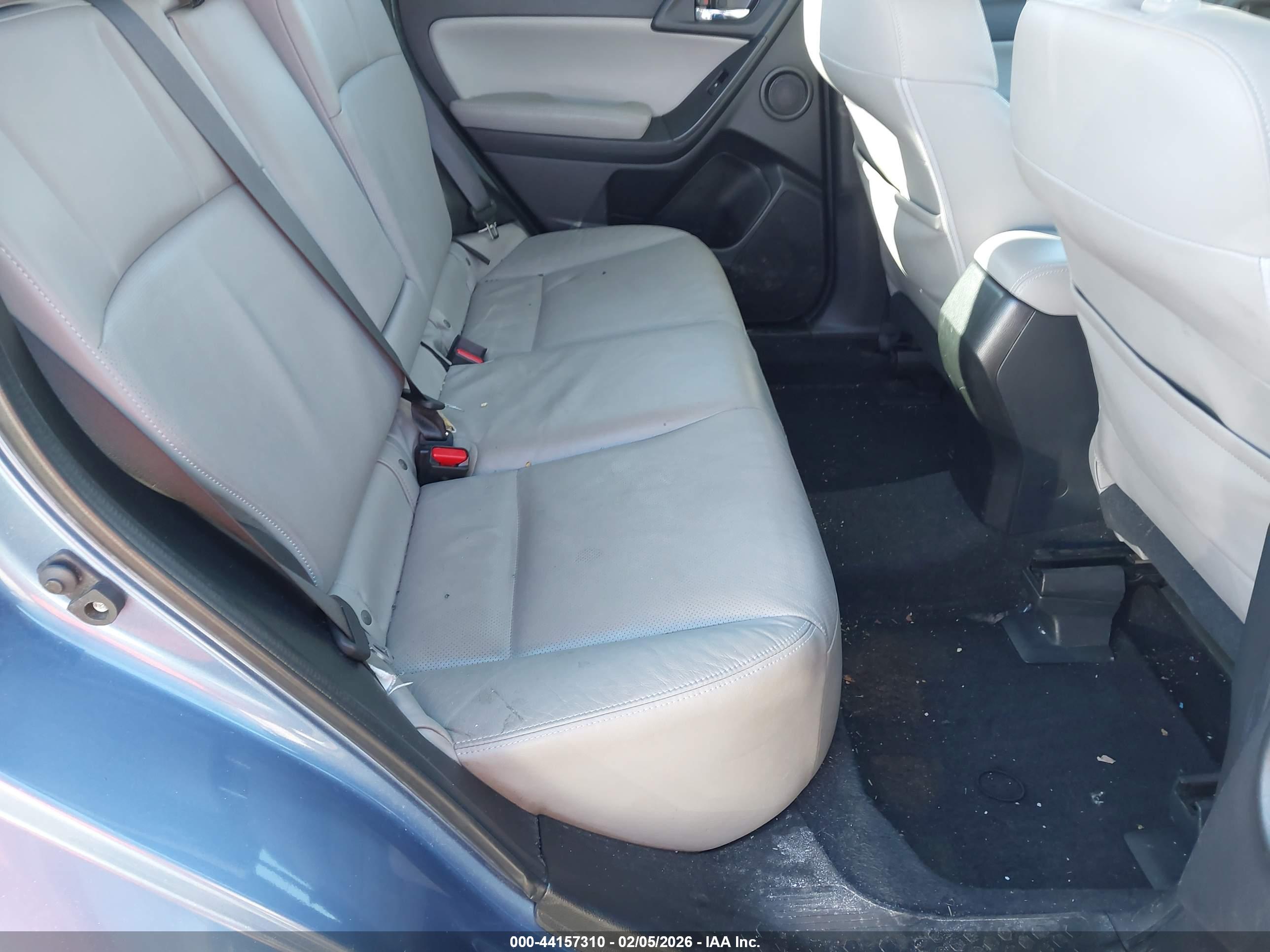 SUBARU FORESTER image 8