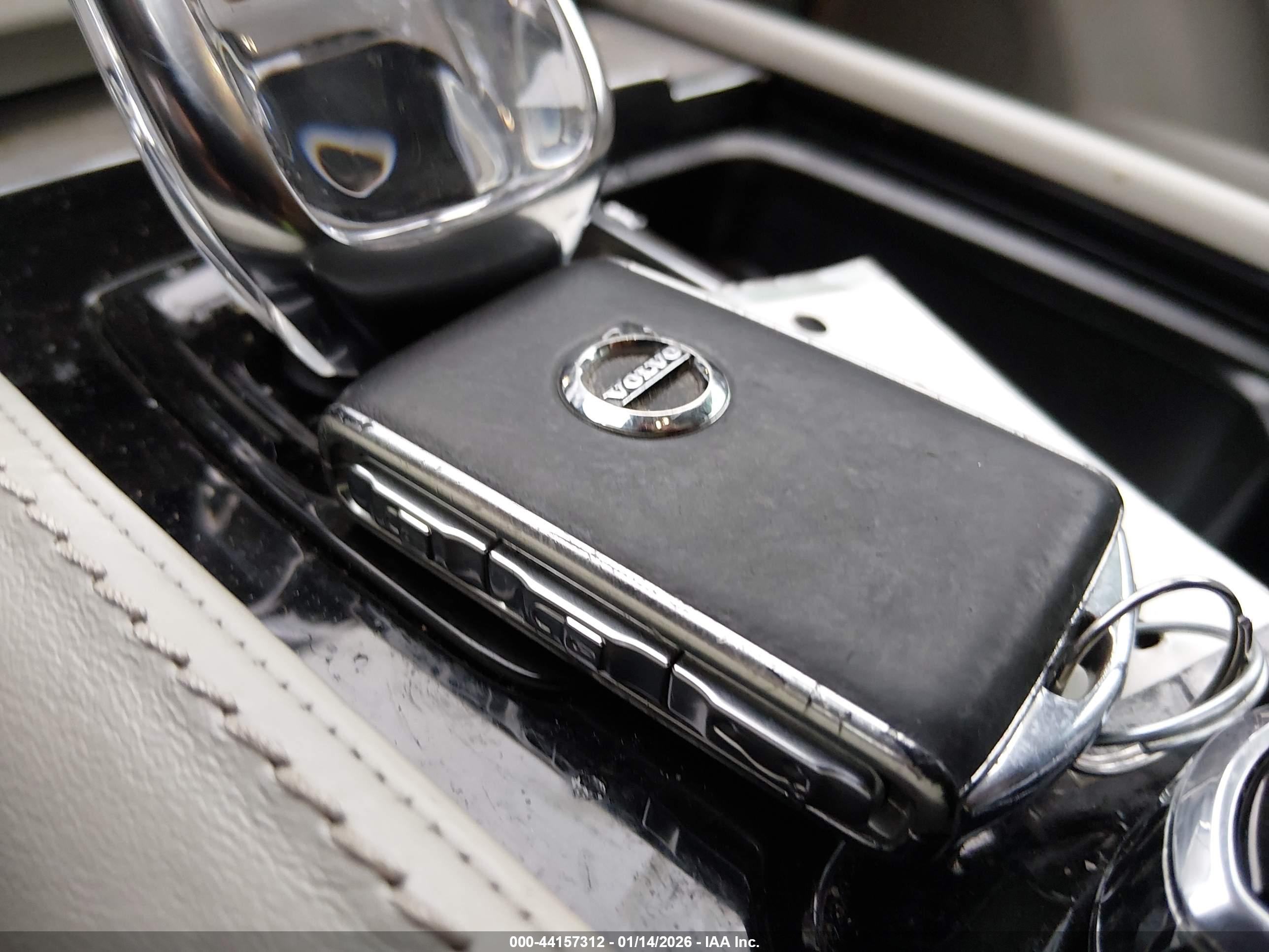 VOLVO XC90 image 11