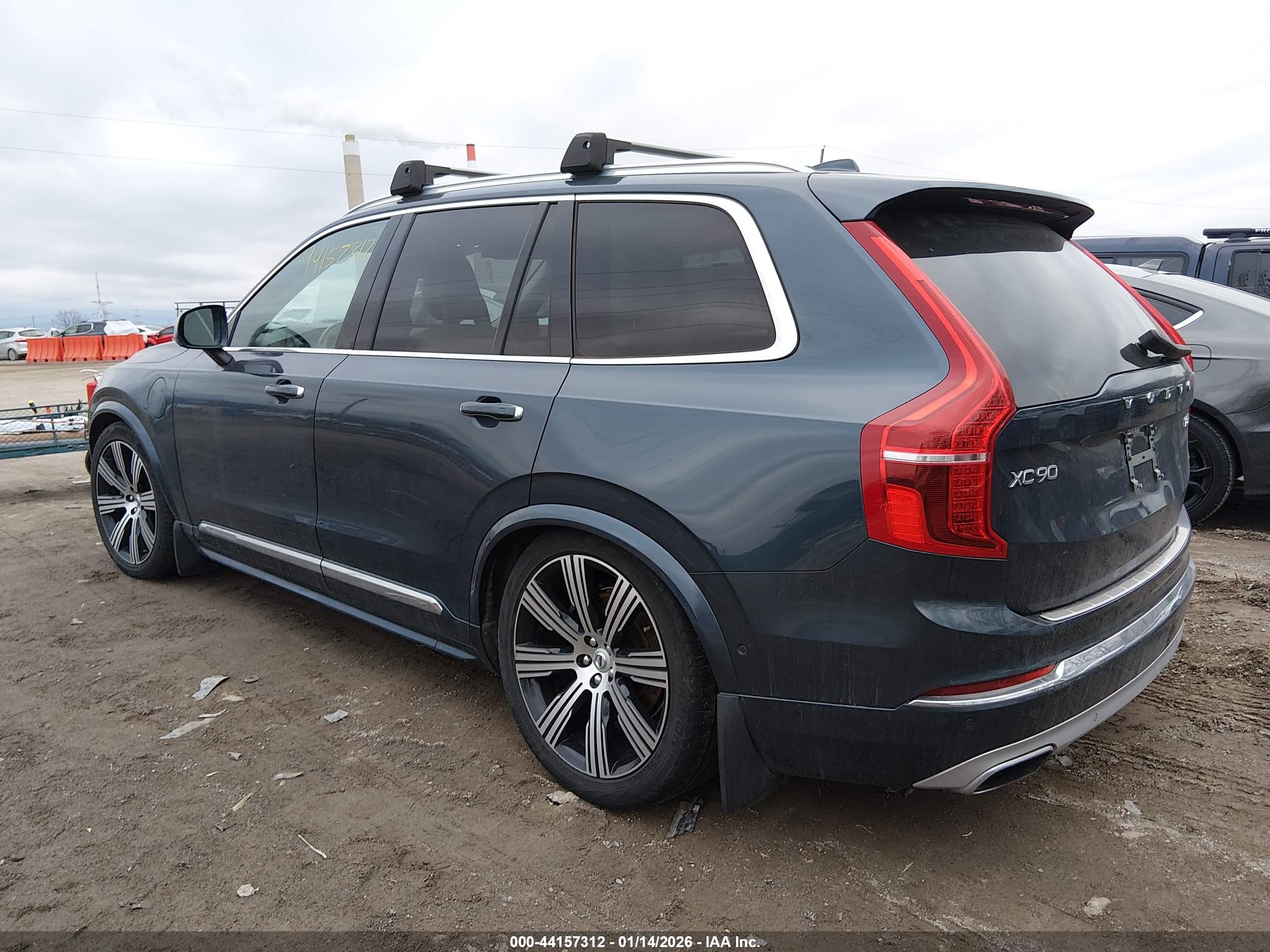 VOLVO XC90 image 3