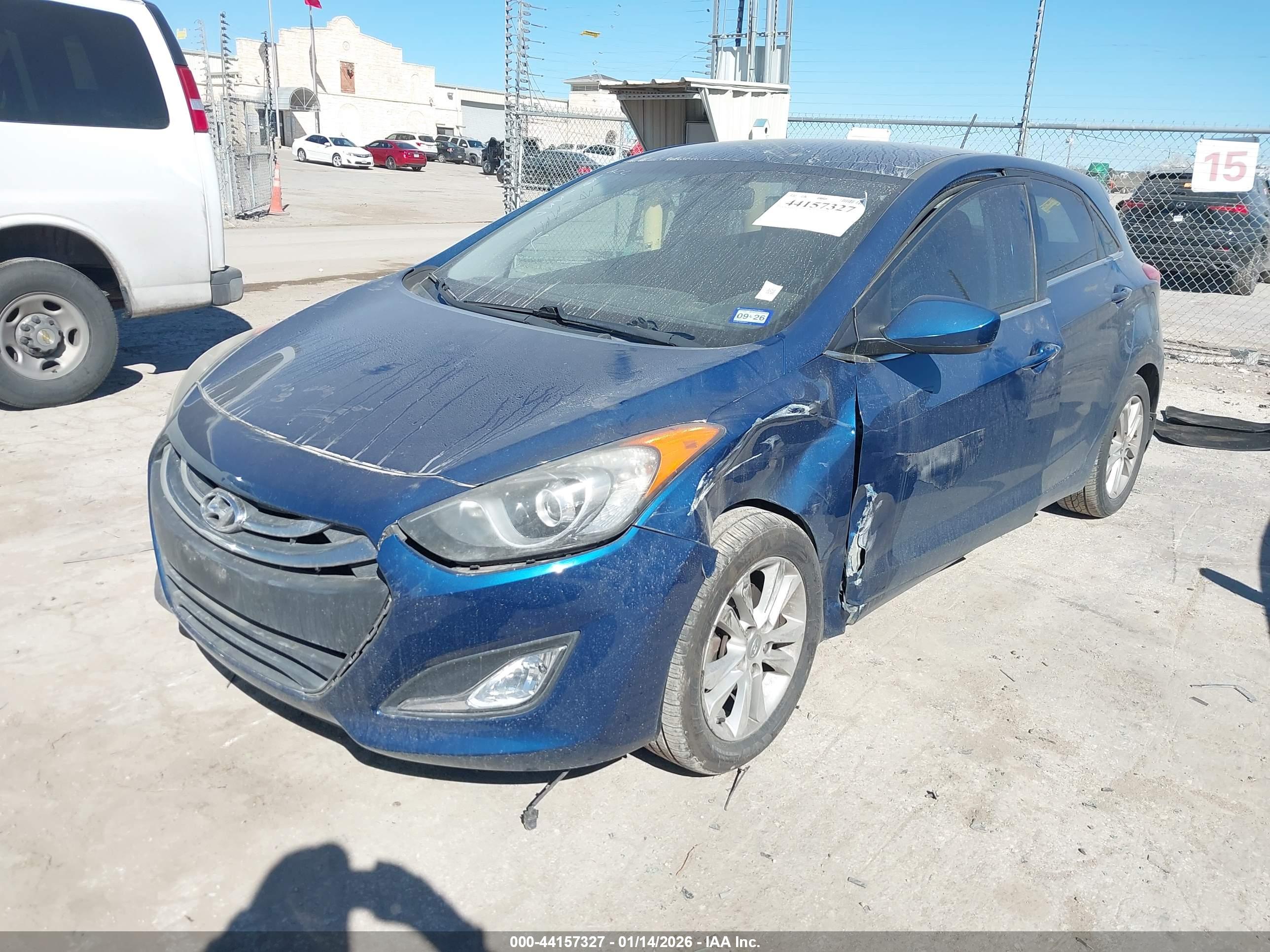 HYUNDAI ELANTRA image 2