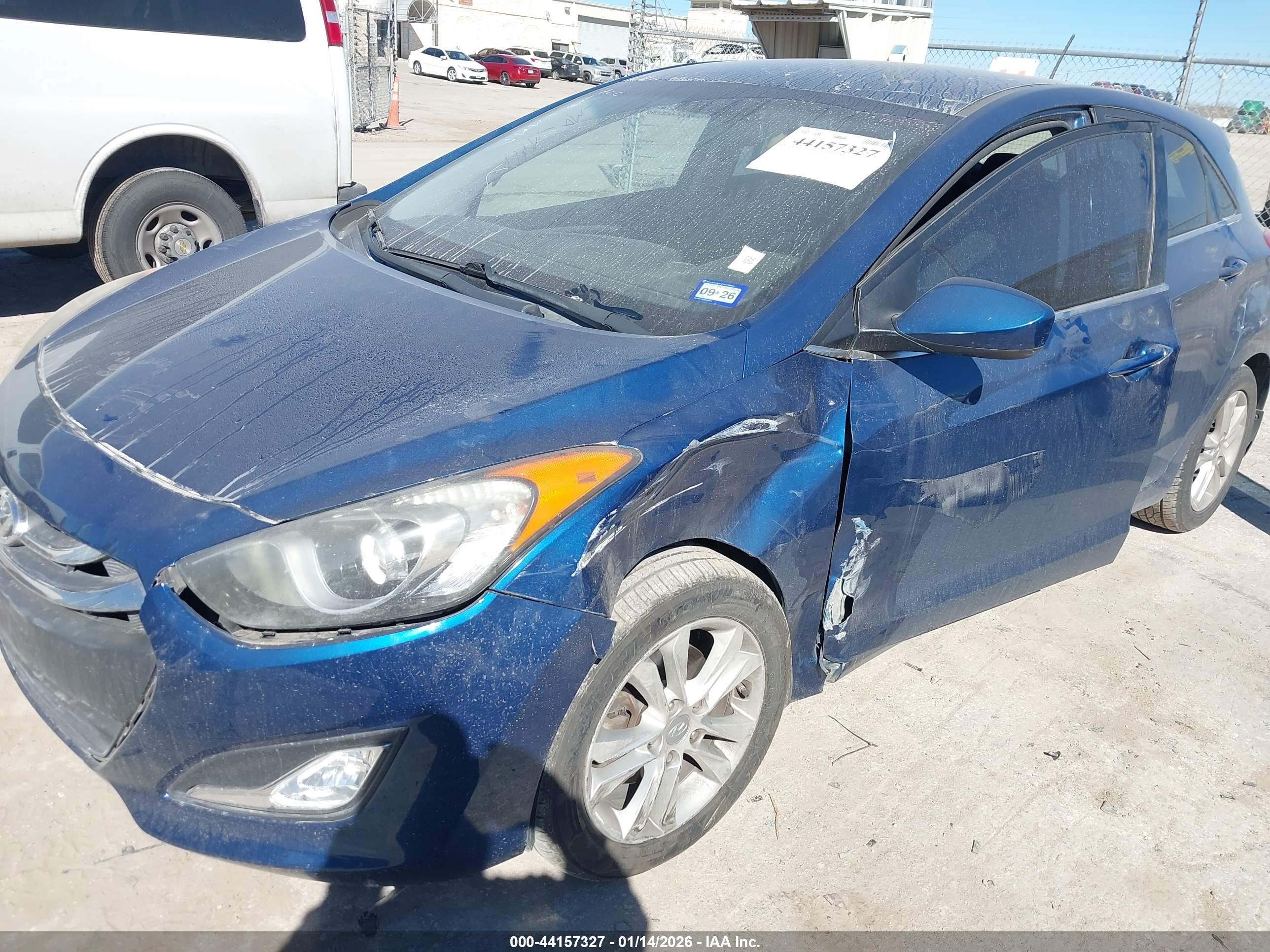 HYUNDAI ELANTRA image 6