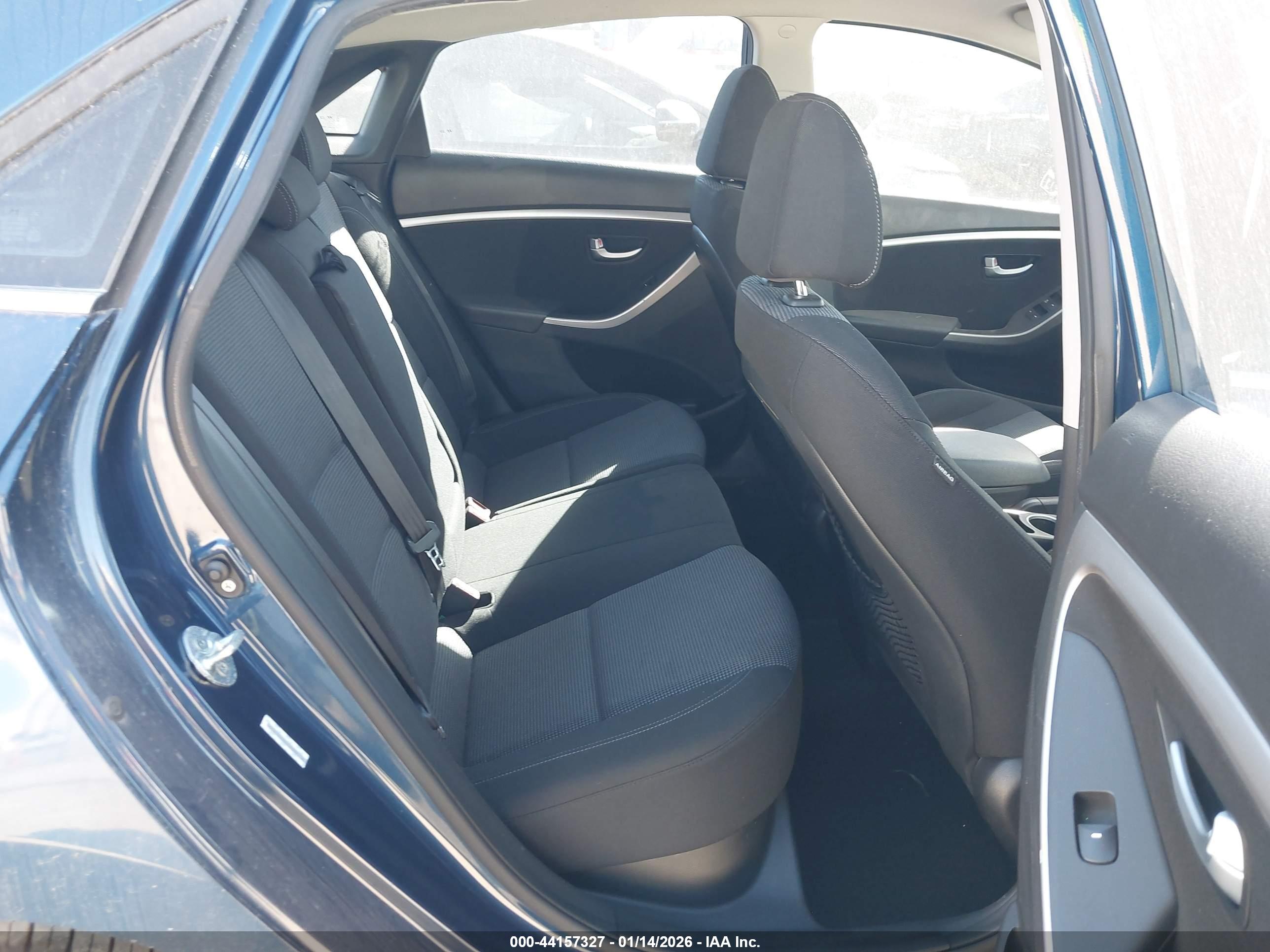 HYUNDAI ELANTRA image 8