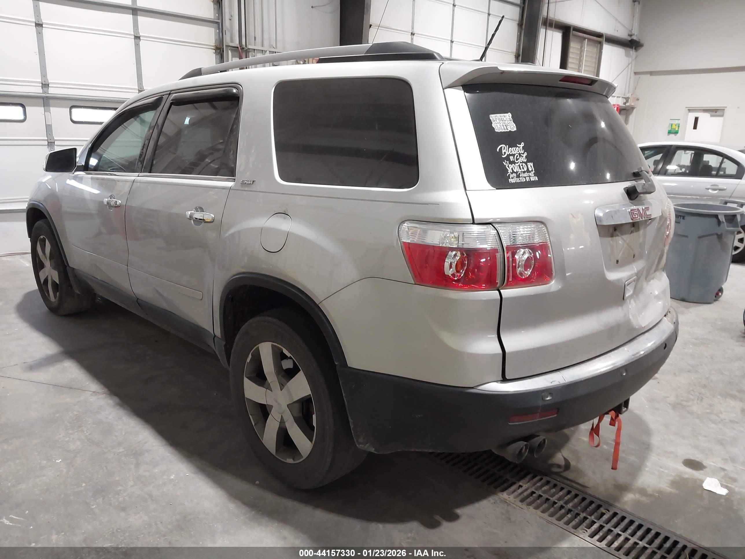 GMC ACADIA image 3
