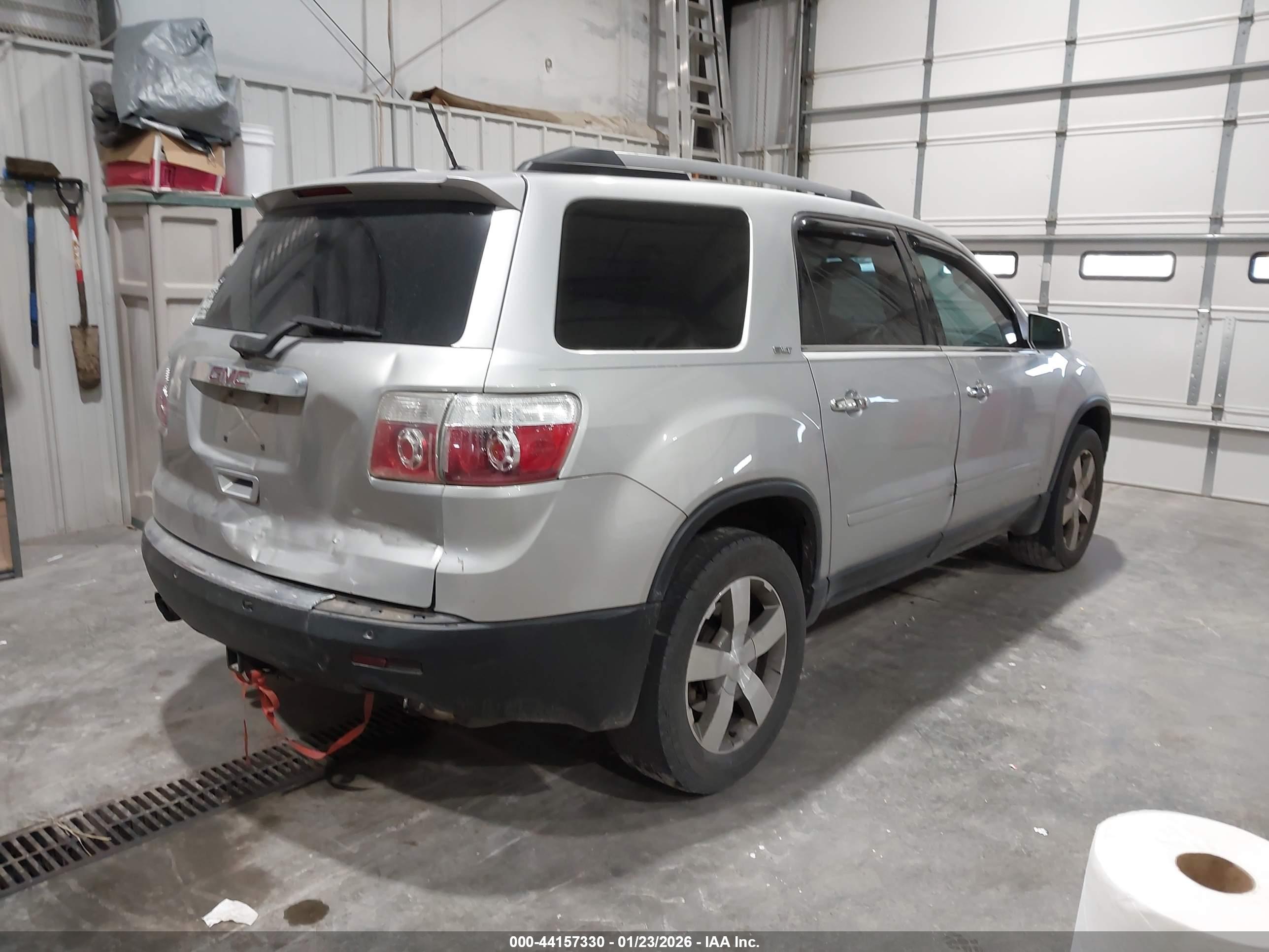 GMC ACADIA image 4
