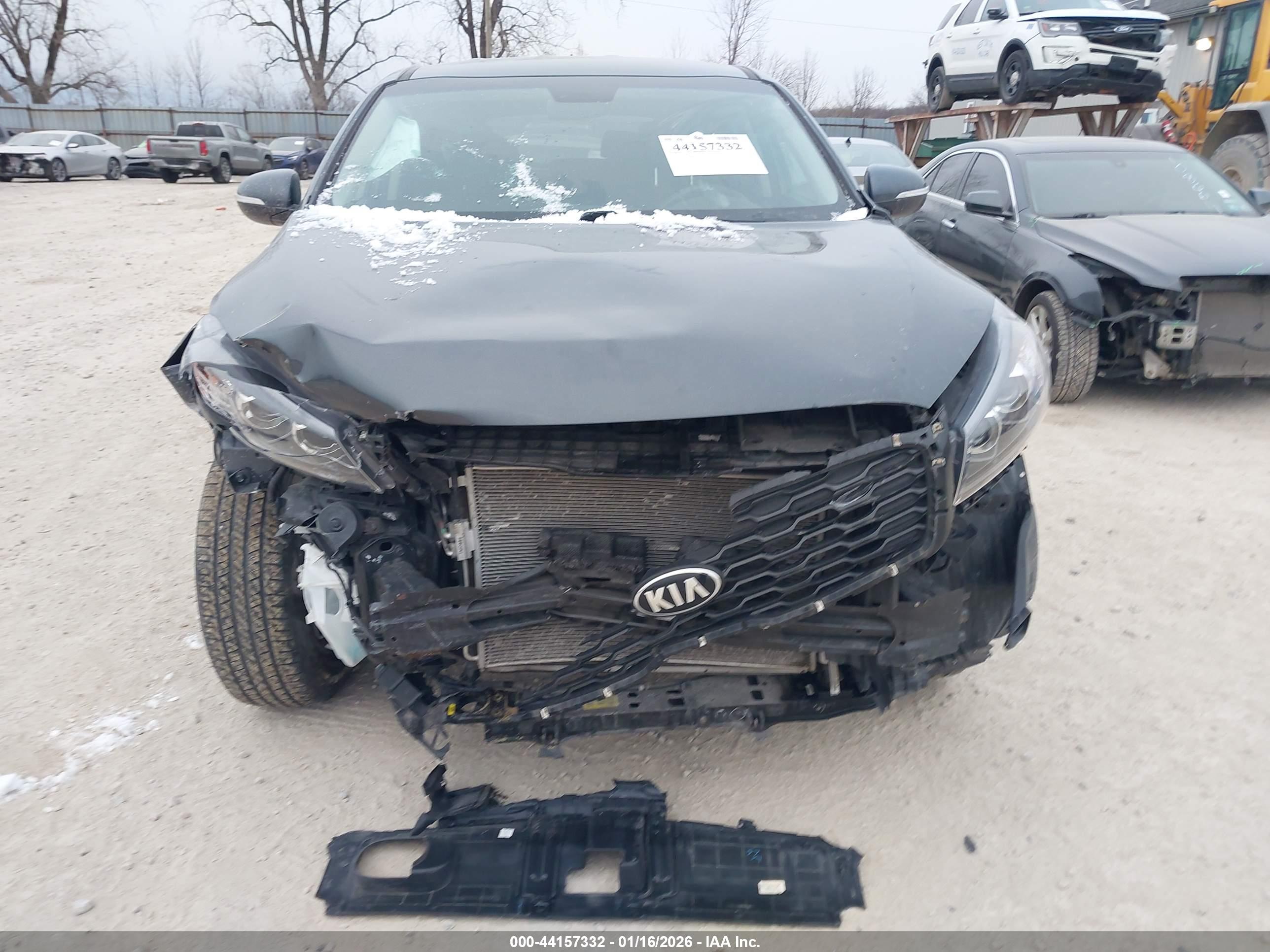 KIA SORENTO image 6
