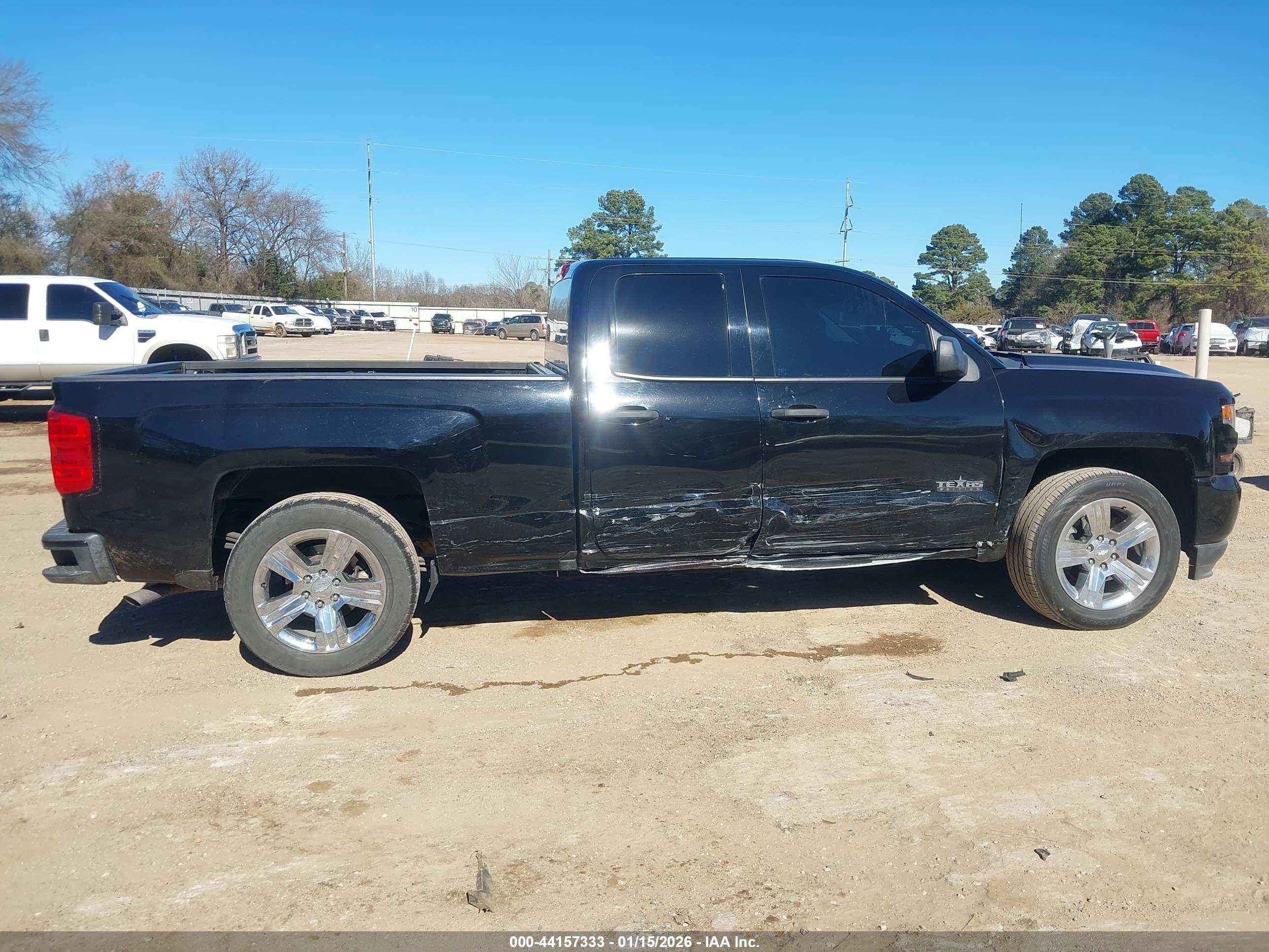 CHEVROLET SILVERADO image 6