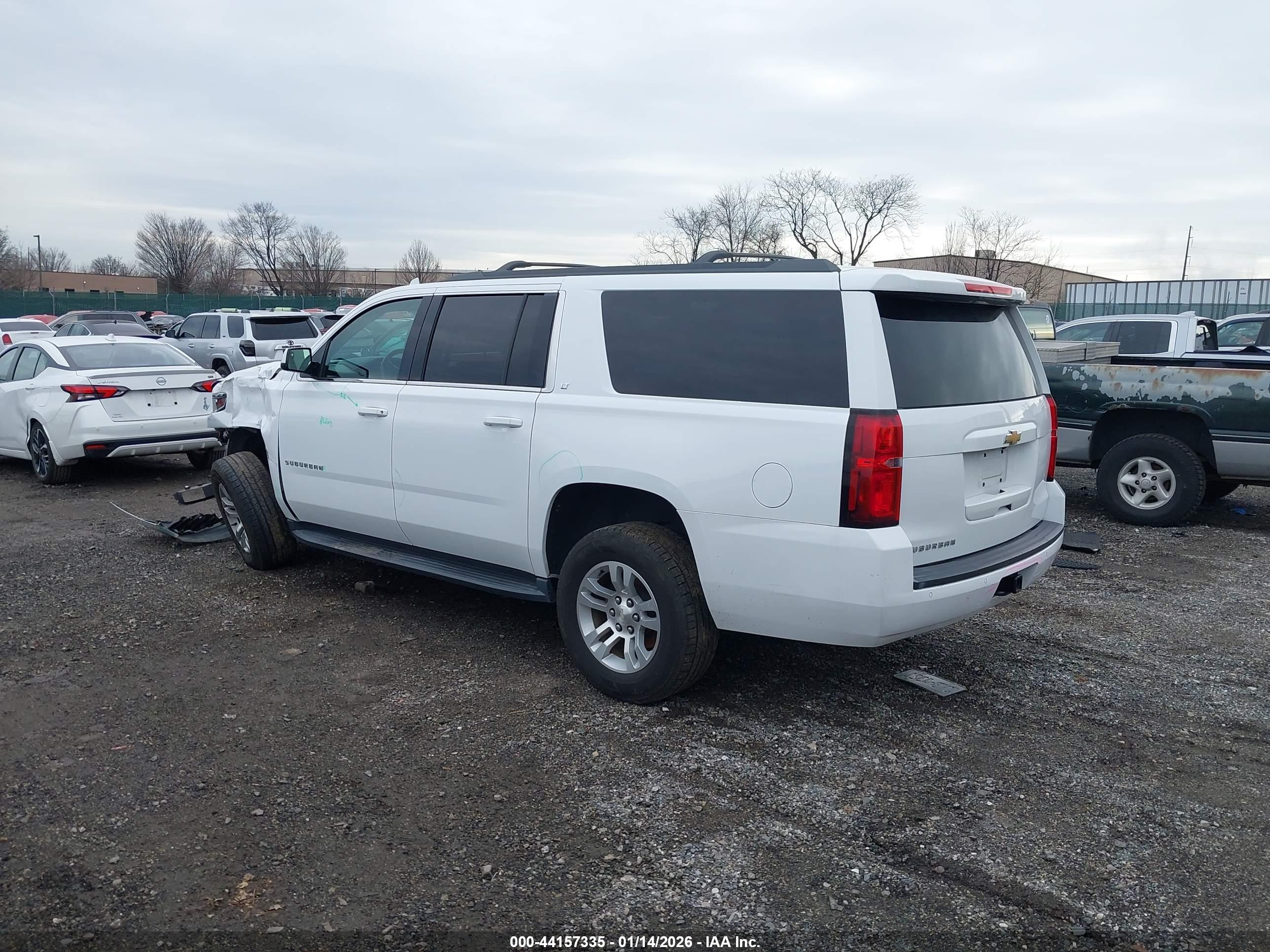 CHEVROLET SUBURBAN image 3