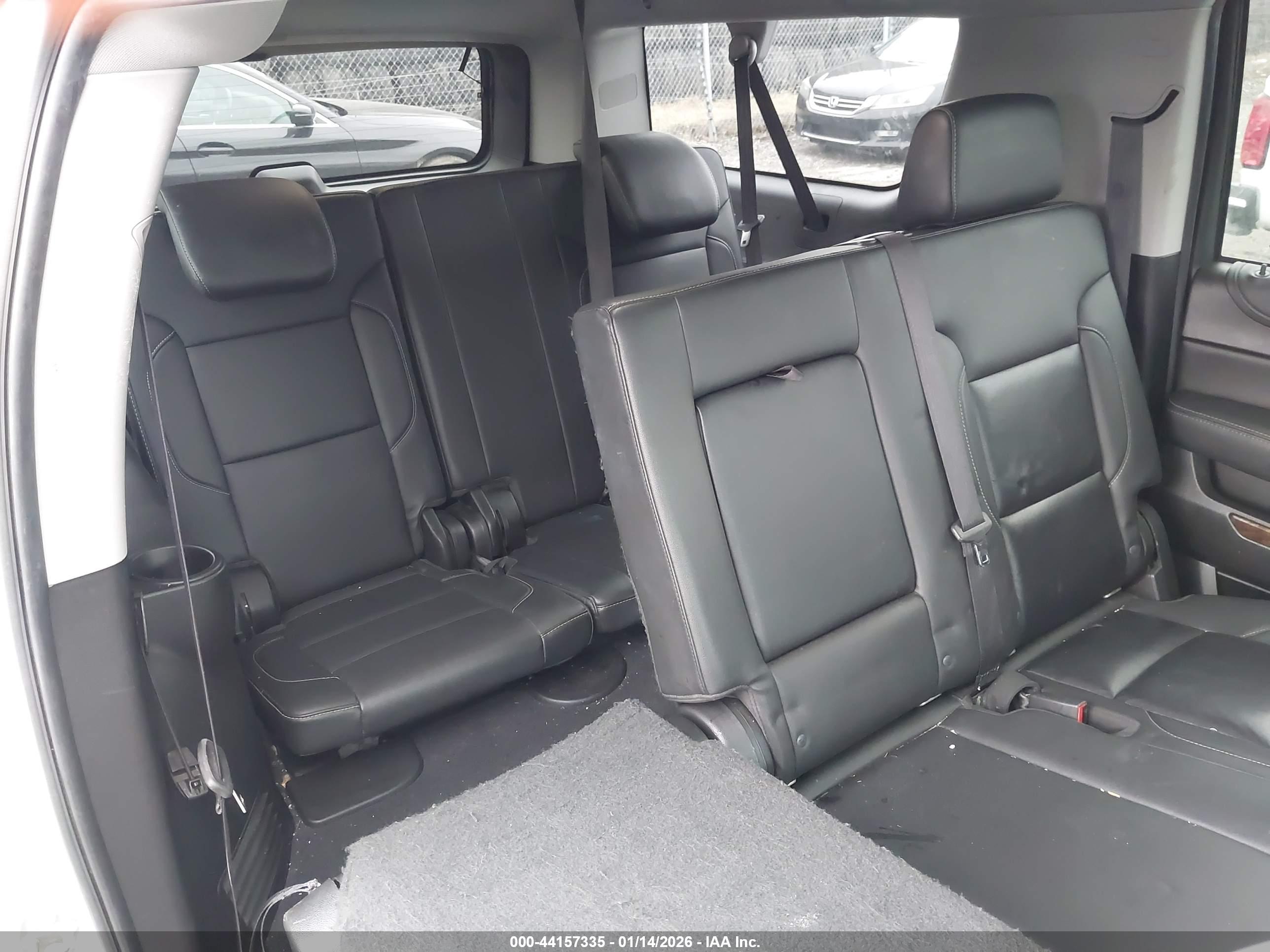 CHEVROLET SUBURBAN image 8