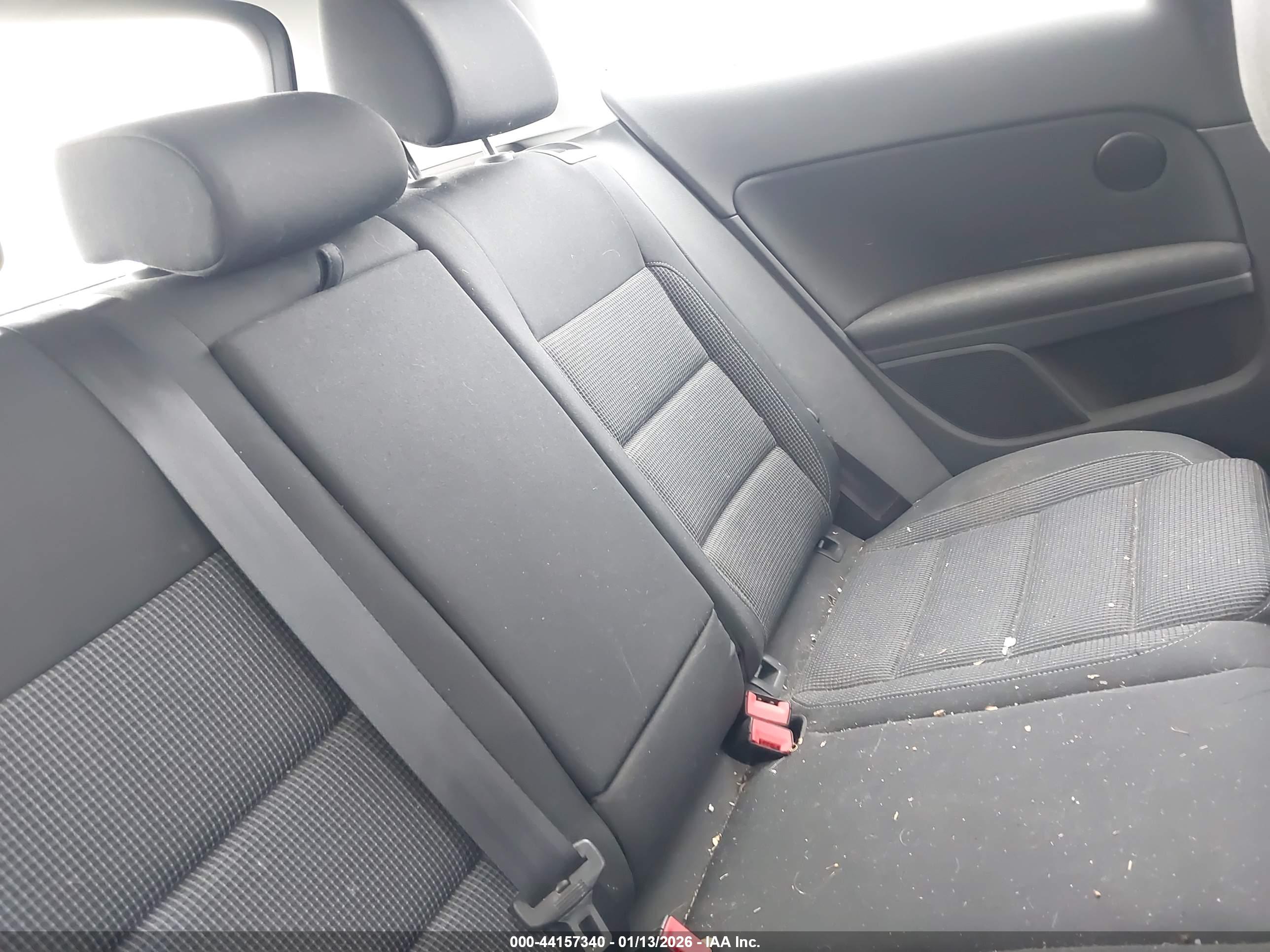 VOLKSWAGEN GOLF image 8