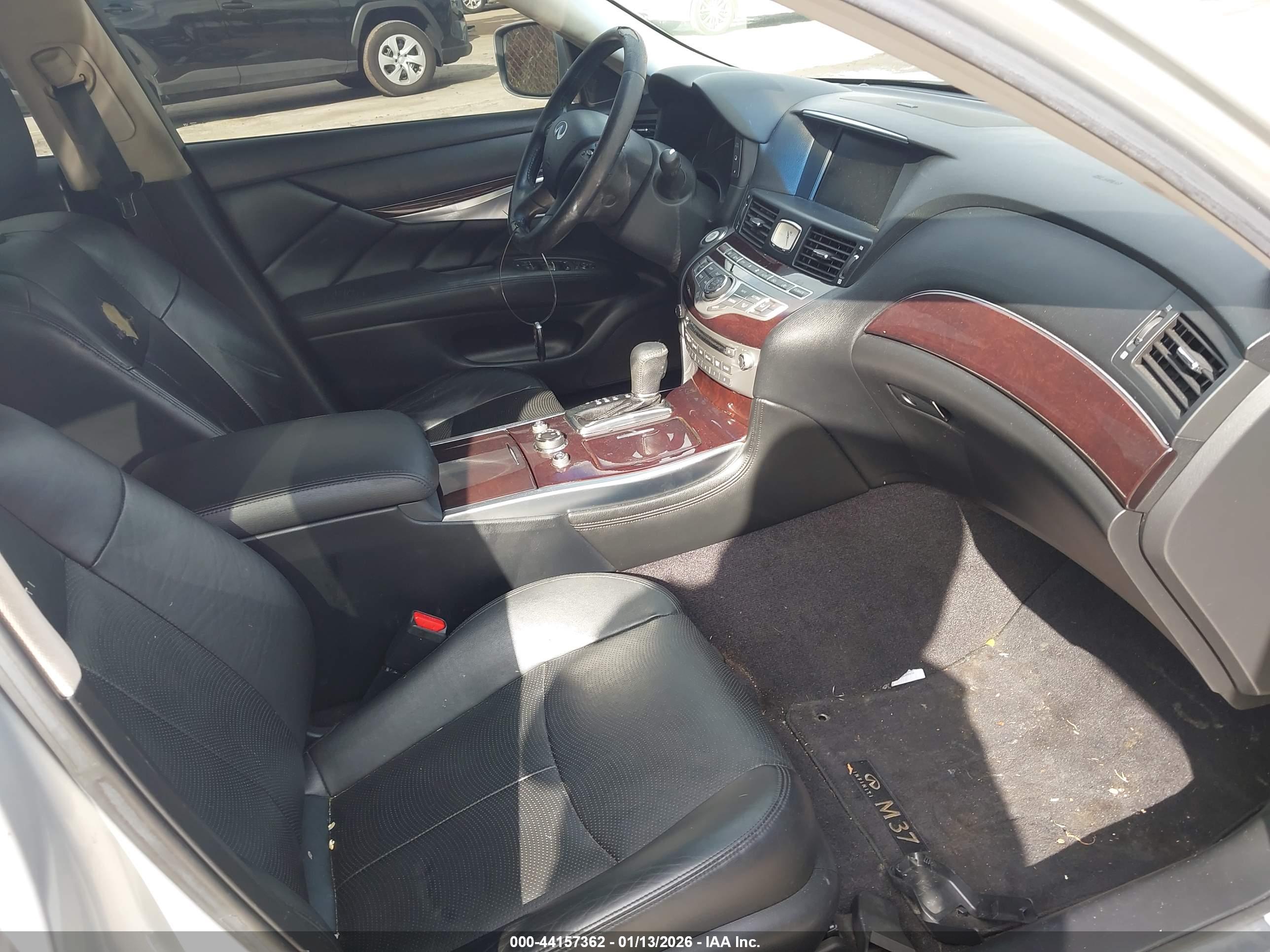INFINITI M37 image 5