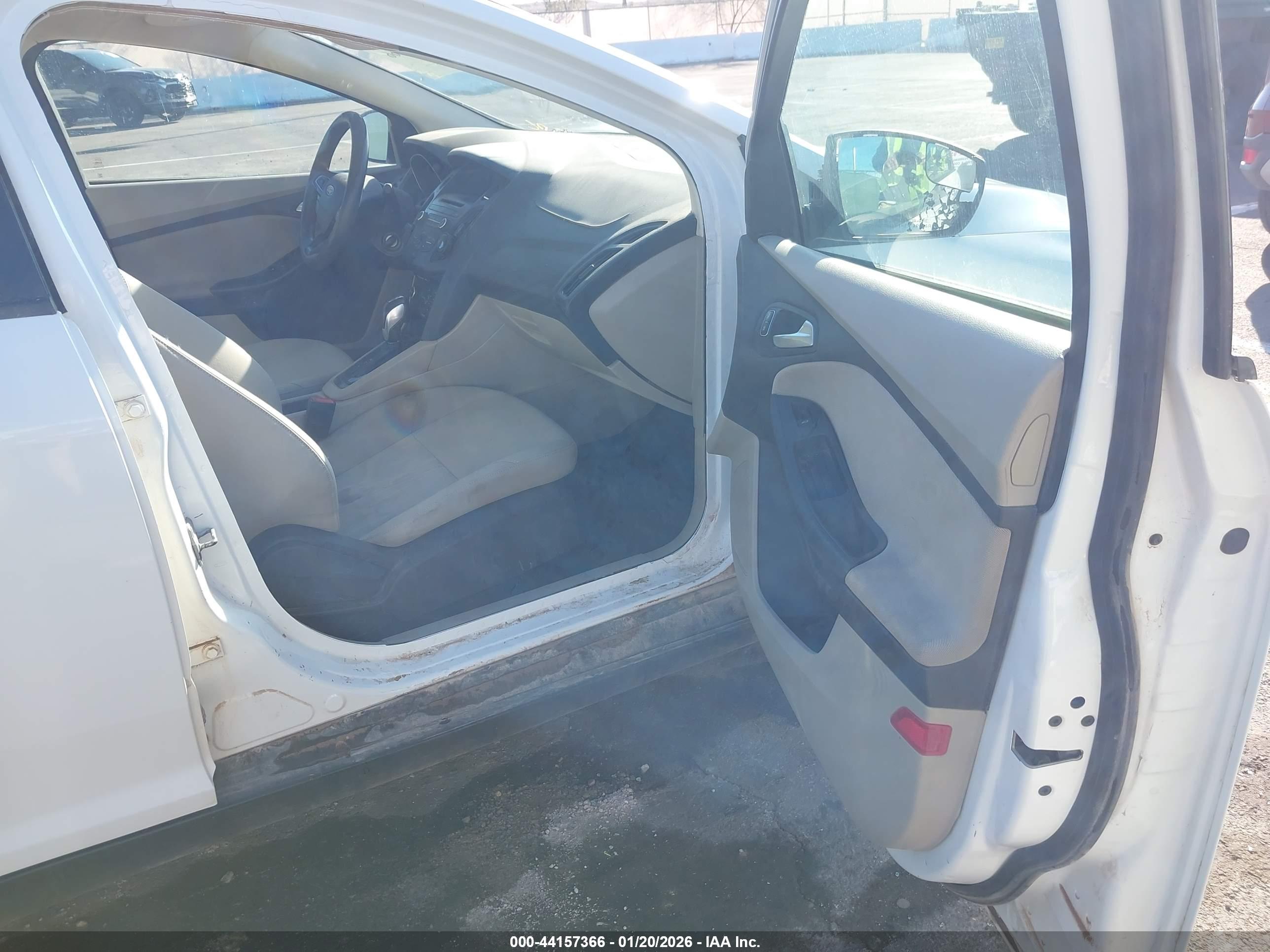 FORD FOCUS image 5