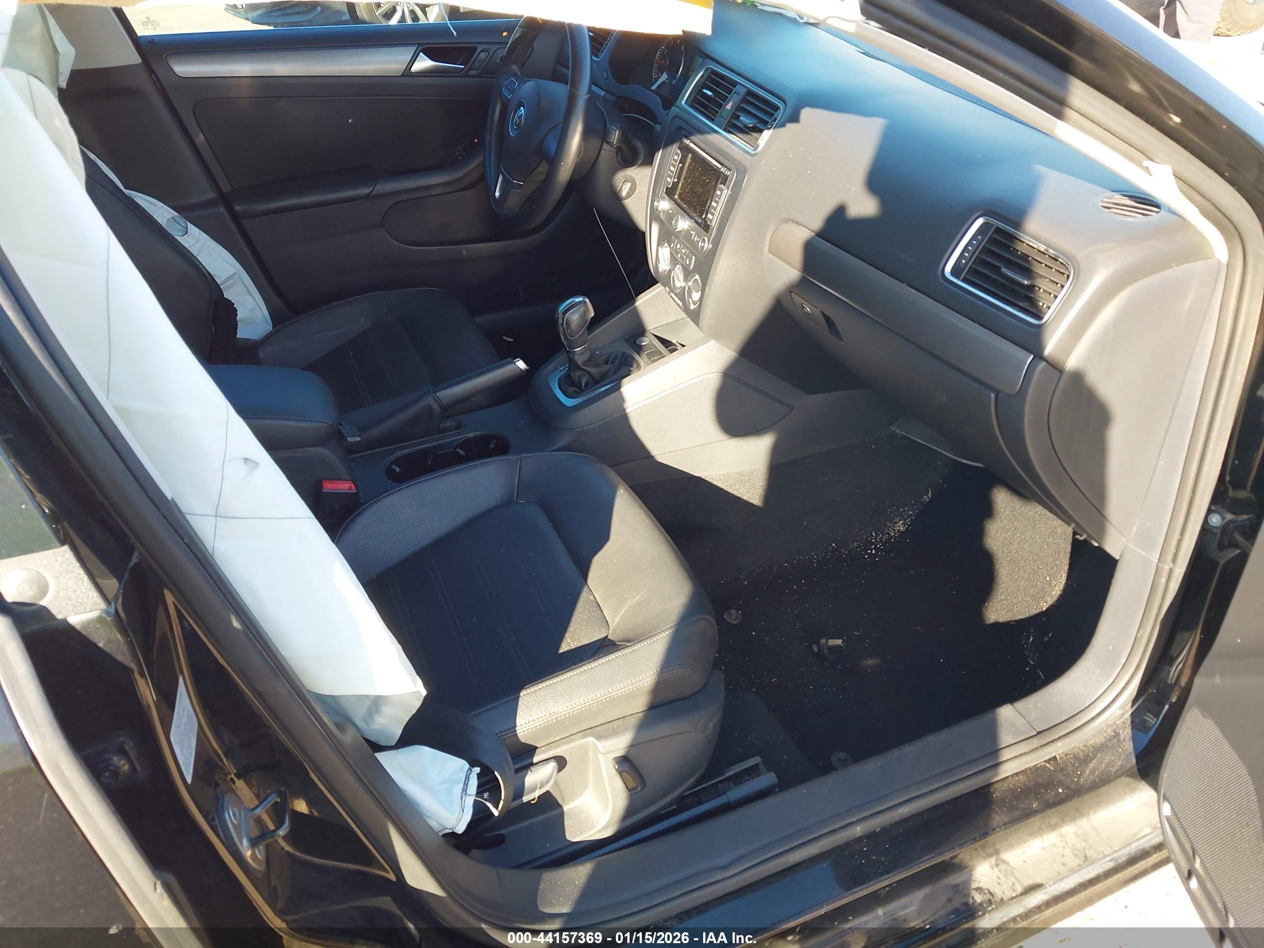 VOLKSWAGEN JETTA image 5
