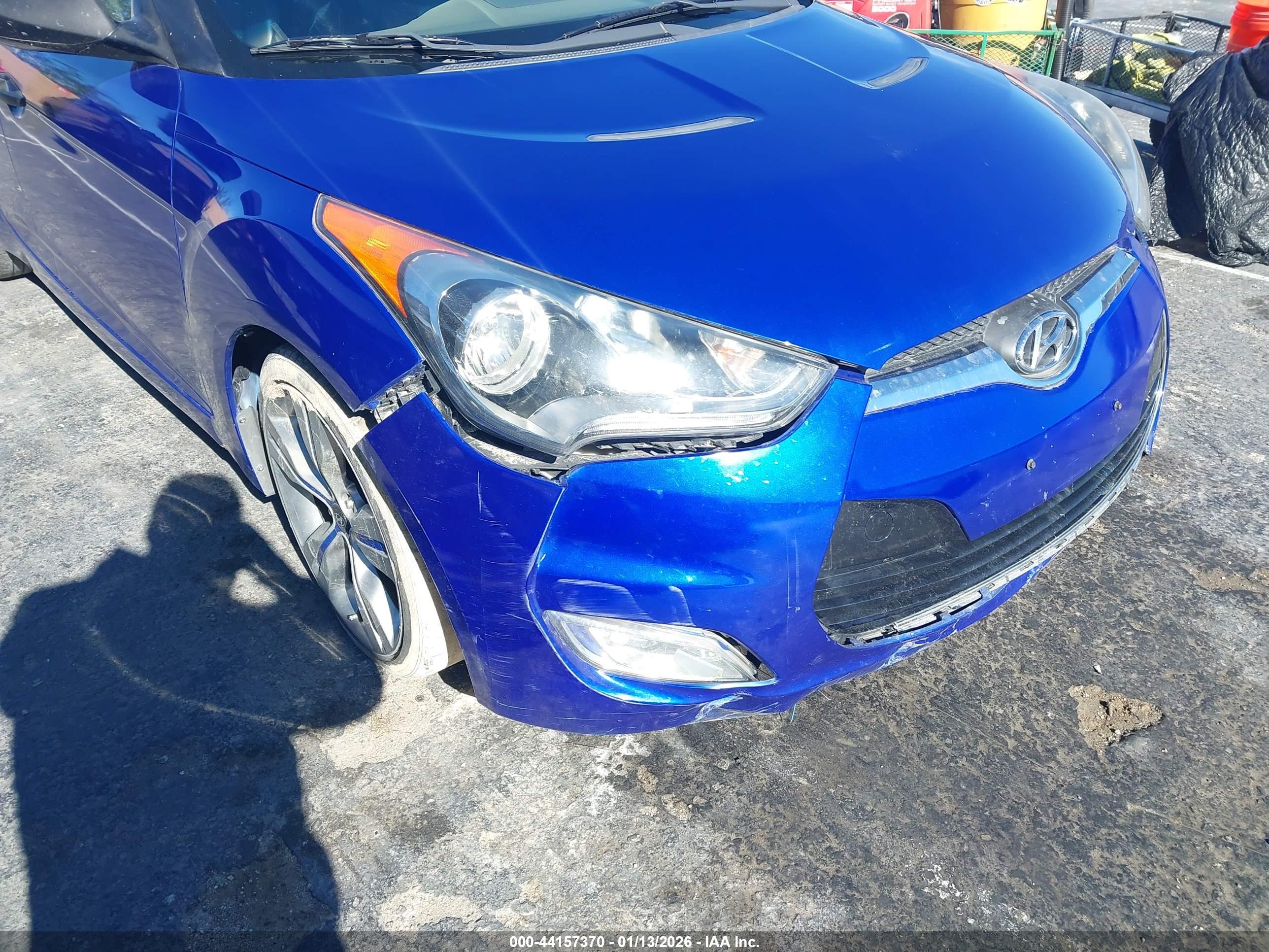 HYUNDAI VELOSTER image 6