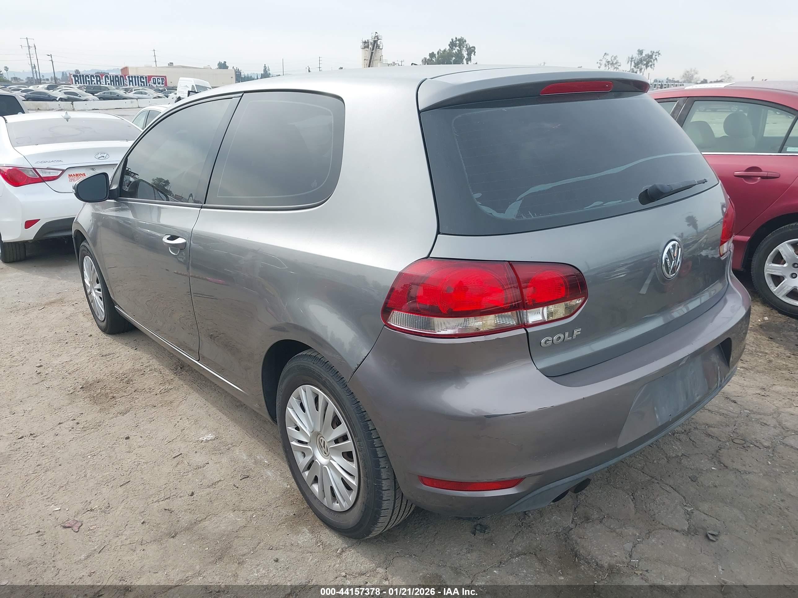 VOLKSWAGEN GOLF image 3