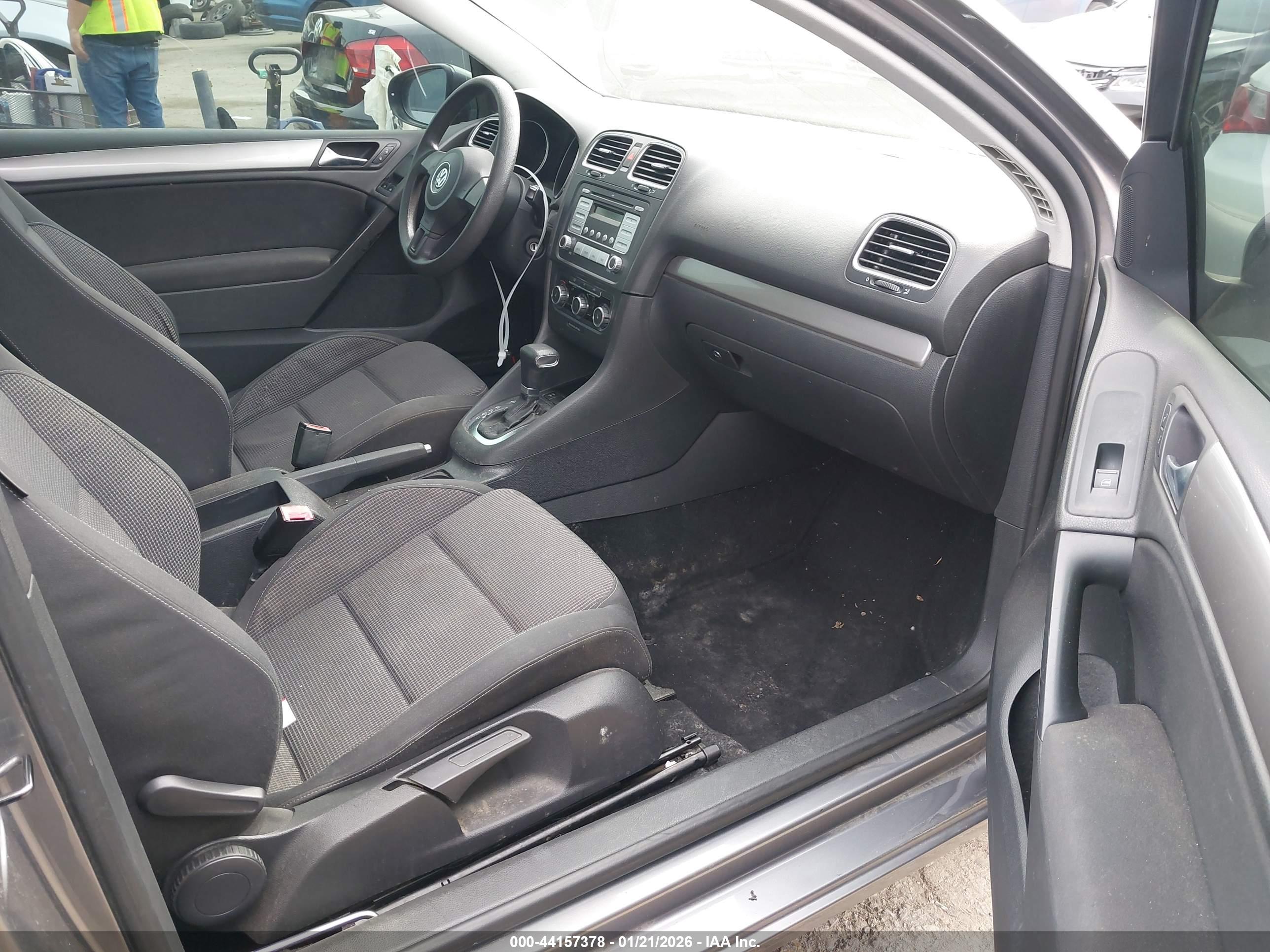 VOLKSWAGEN GOLF image 5