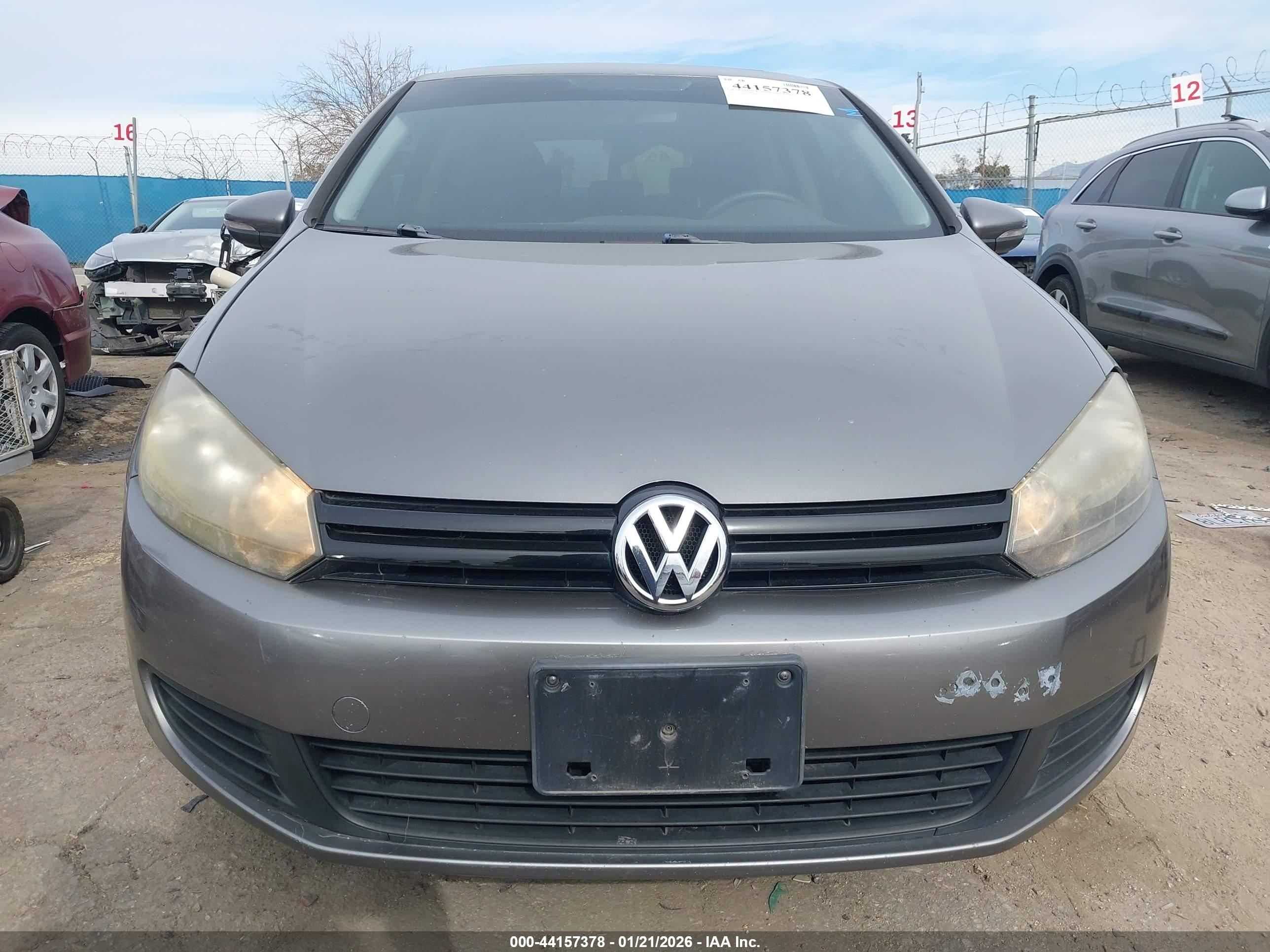 VOLKSWAGEN GOLF image 6